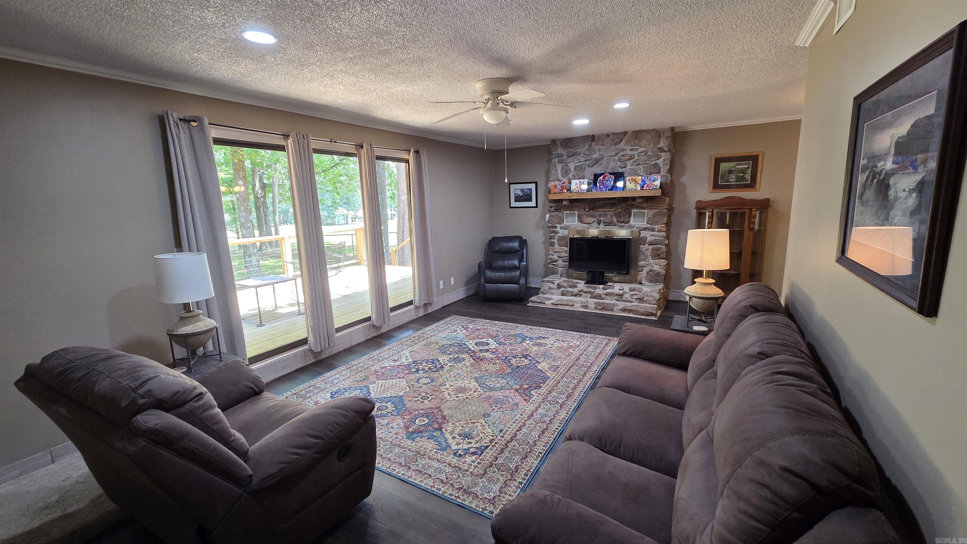 317 Castle Ridge Property Photo 7
