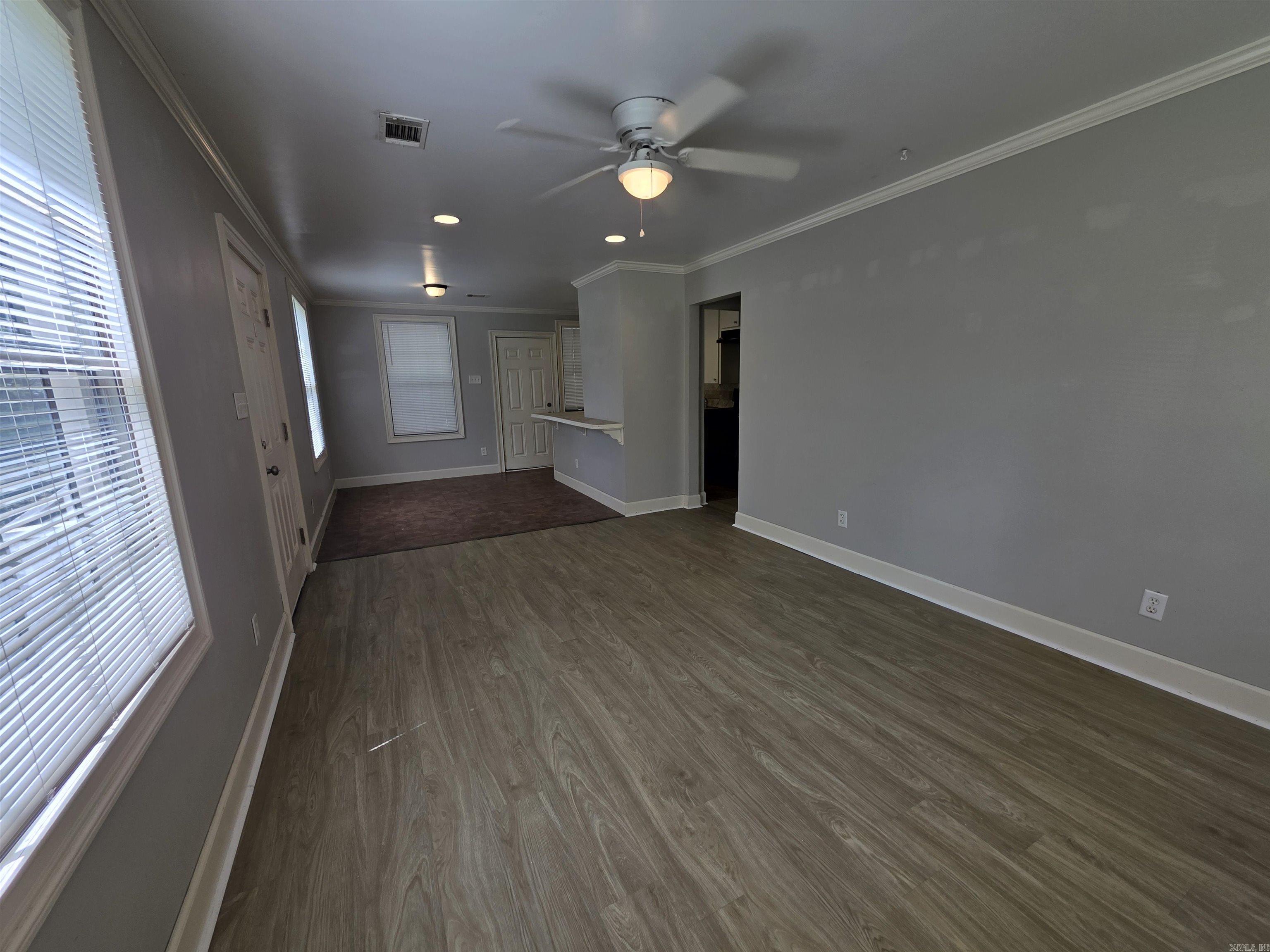 1605 S Pierce Street Property Photo 2