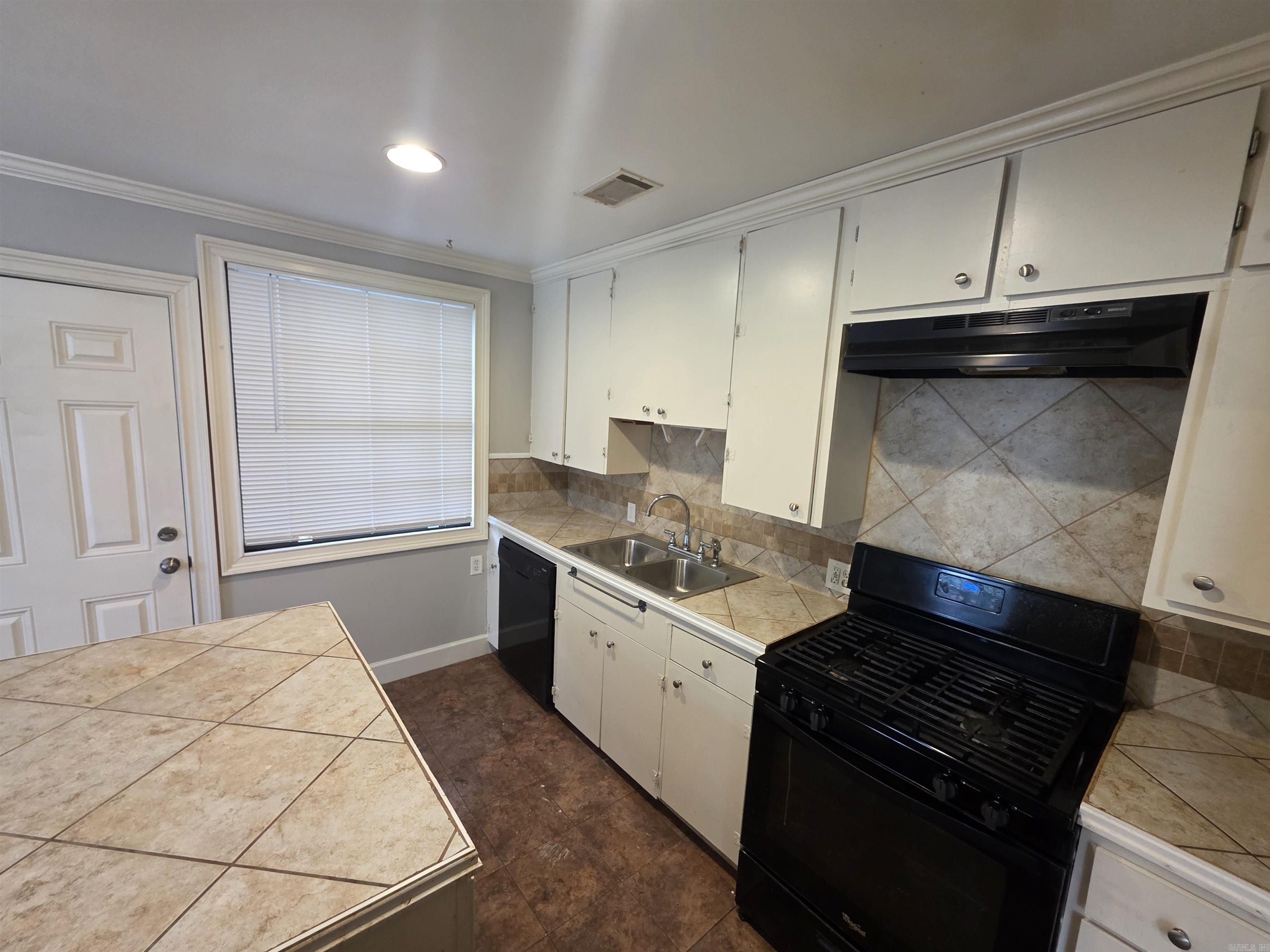 1605 S Pierce Street Property Photo 7