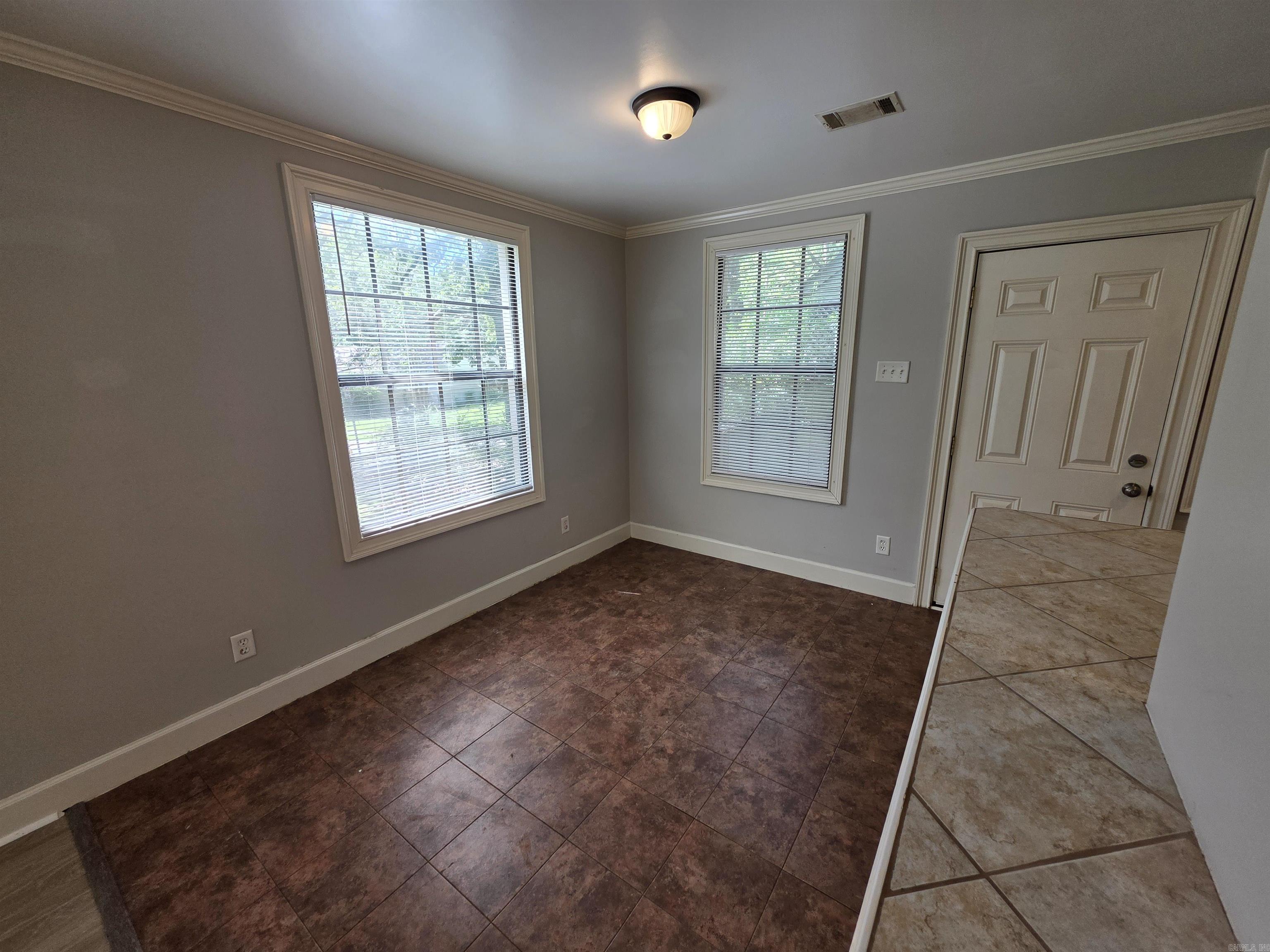 1605 S Pierce Street Property Photo 8