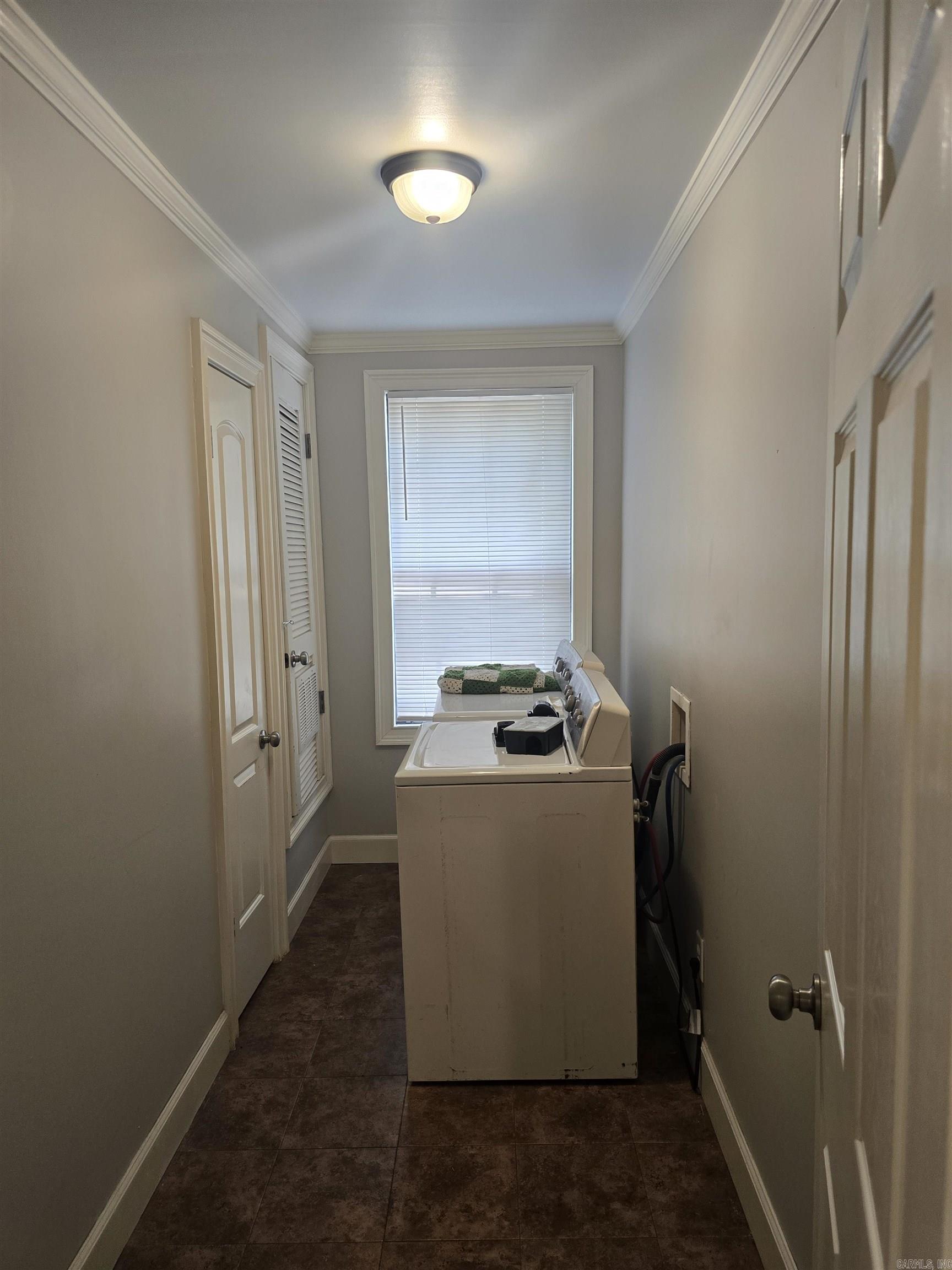 1605 S Pierce Street Property Photo 9