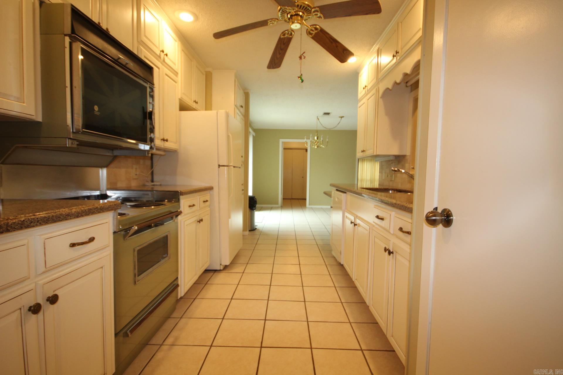 1407 Wildwood Drive Property Photo 6