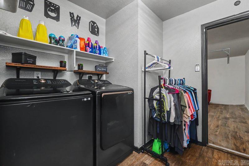 1306 Crossing Loop Property Photo 15
