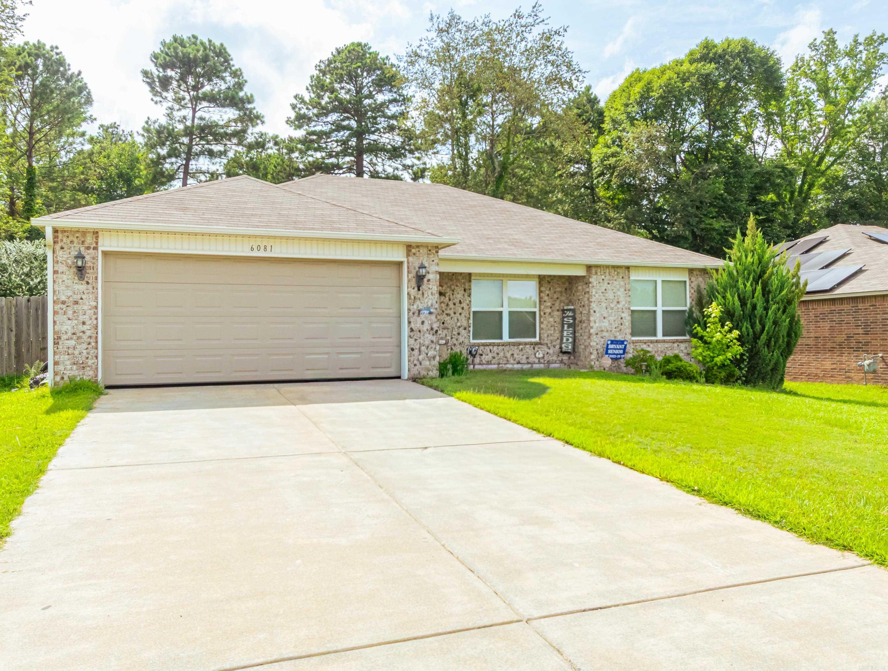 6081 Saddle Hill Drive Property Photo 1