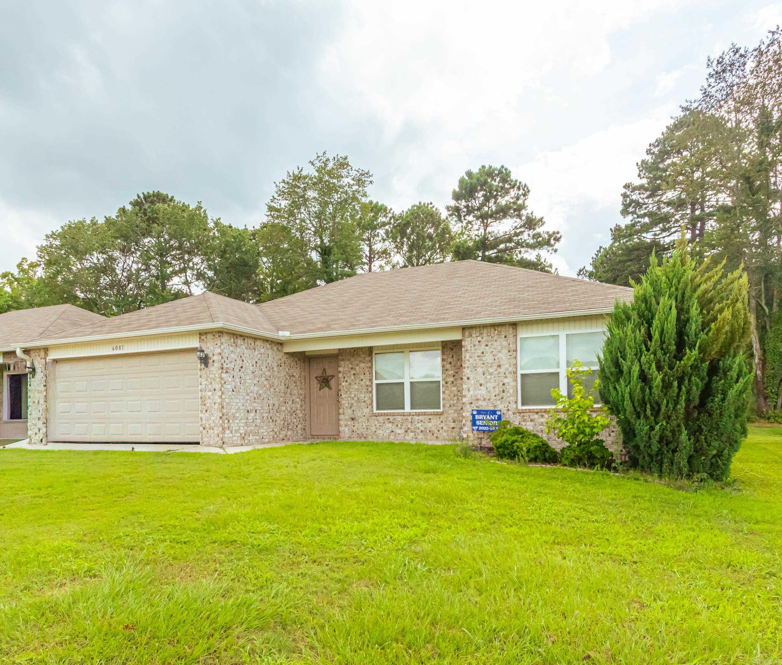6081 Saddle Hill Drive Property Photo 2