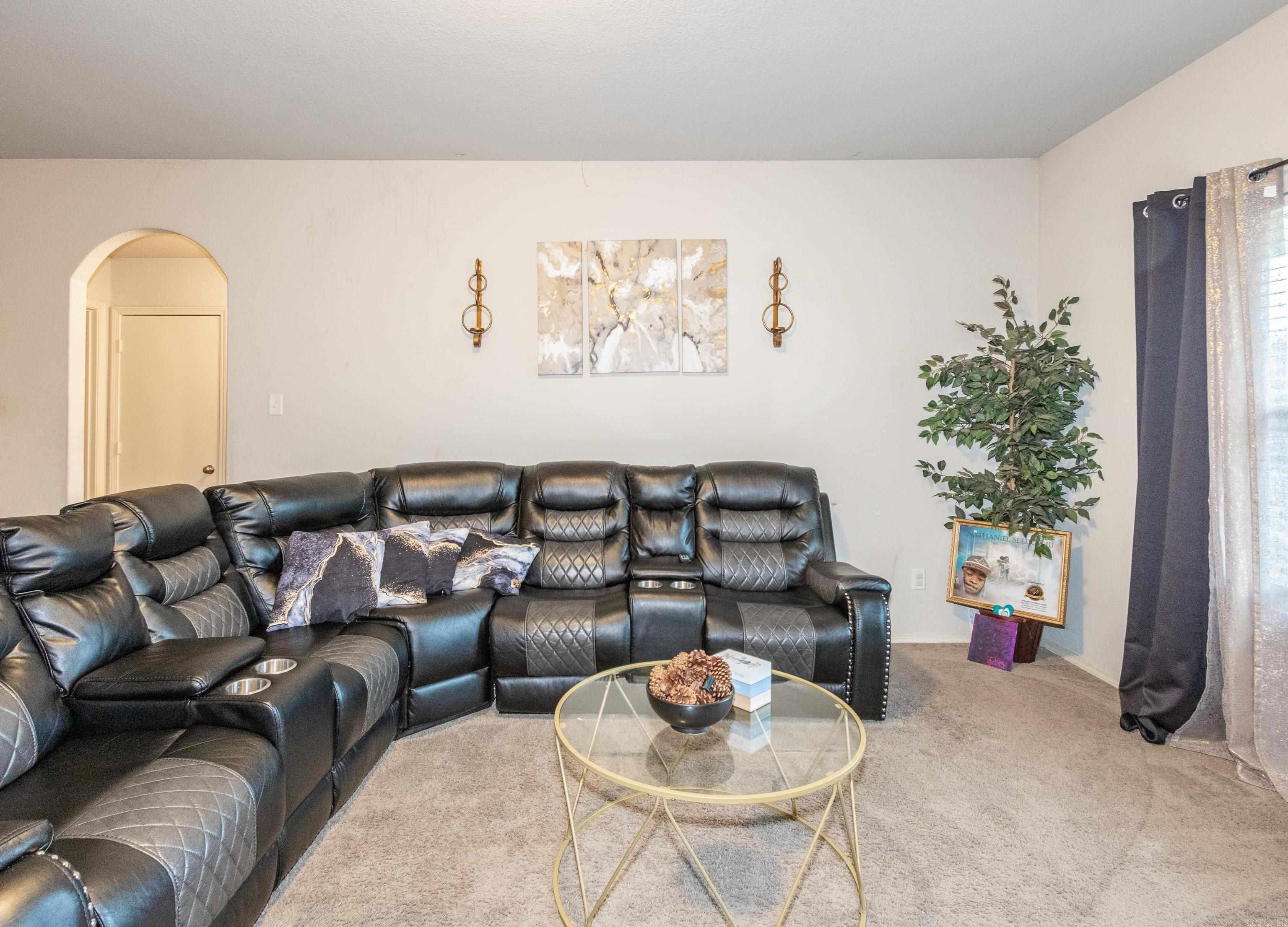 6081 Saddle Hill Drive Property Photo 7