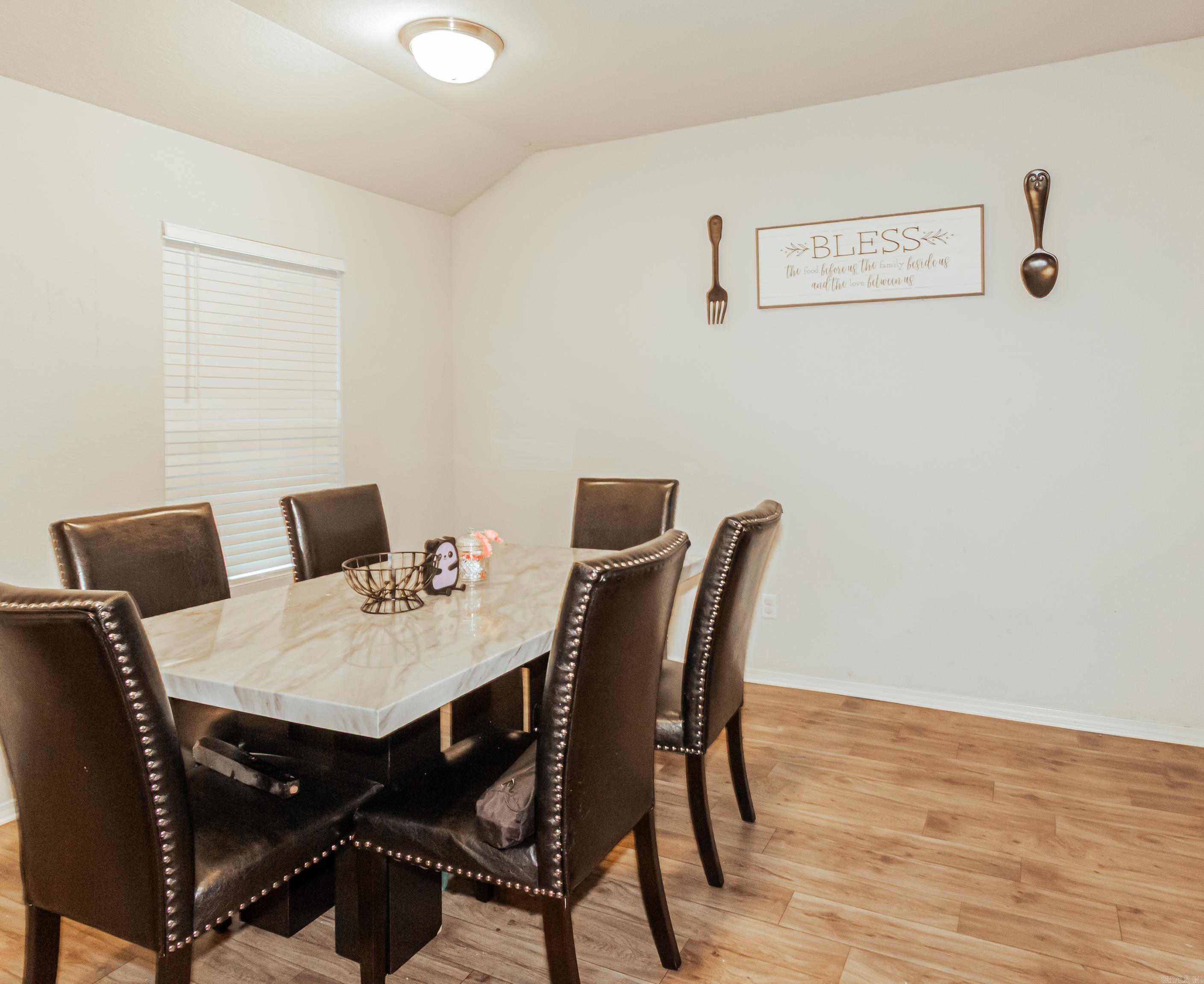 6081 Saddle Hill Drive Property Photo 11