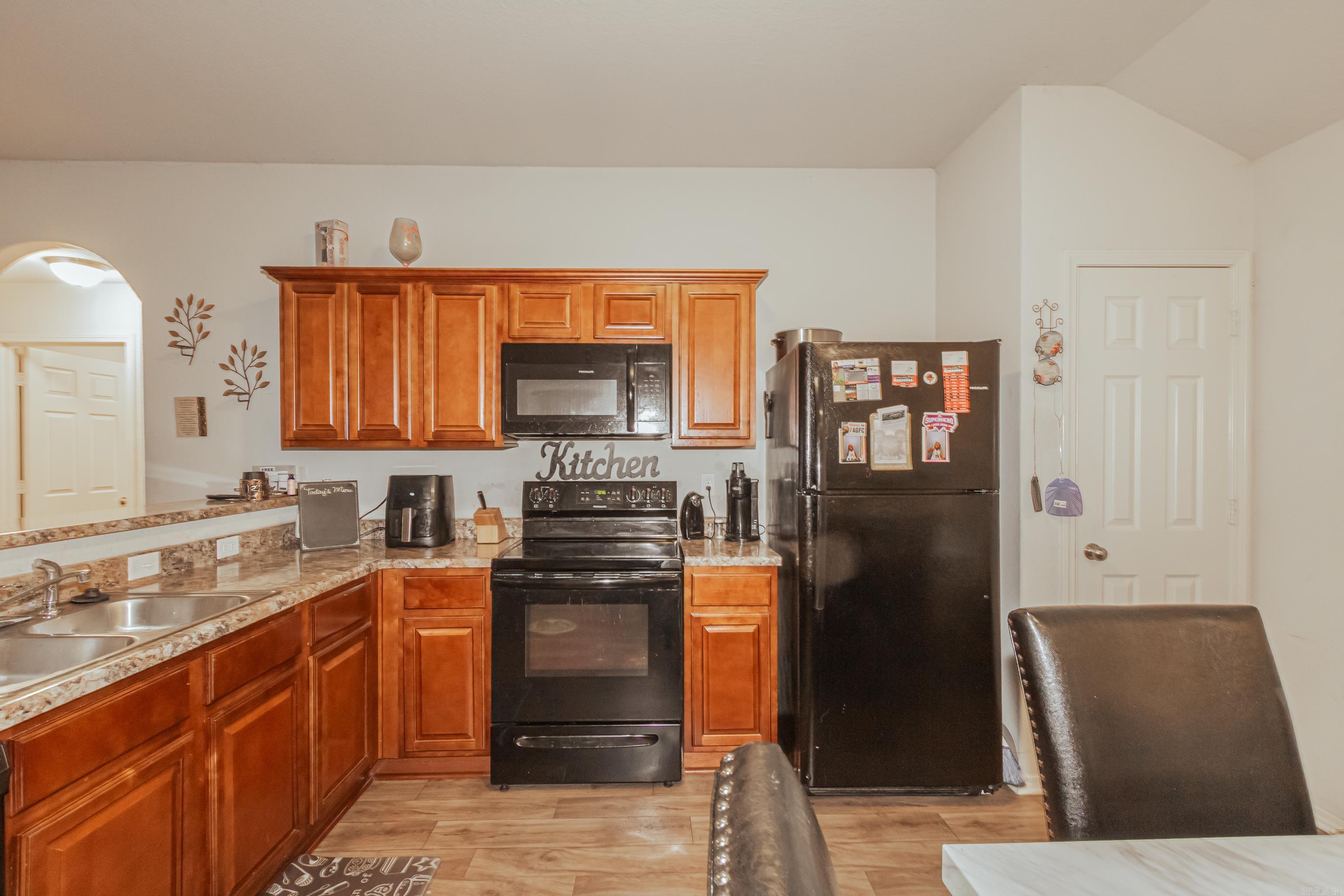 6081 Saddle Hill Drive Property Photo 13