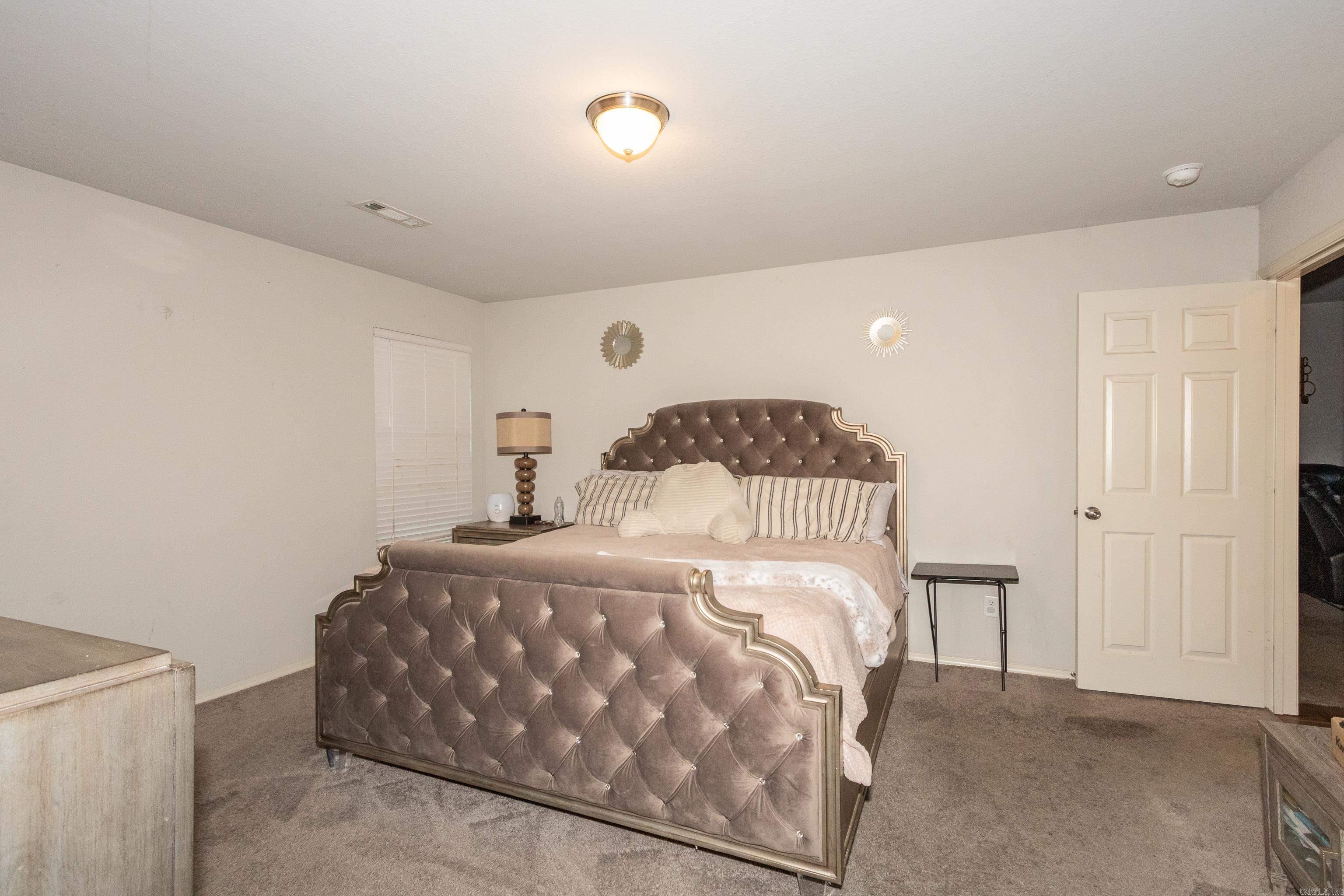 6081 Saddle Hill Drive Property Photo 16