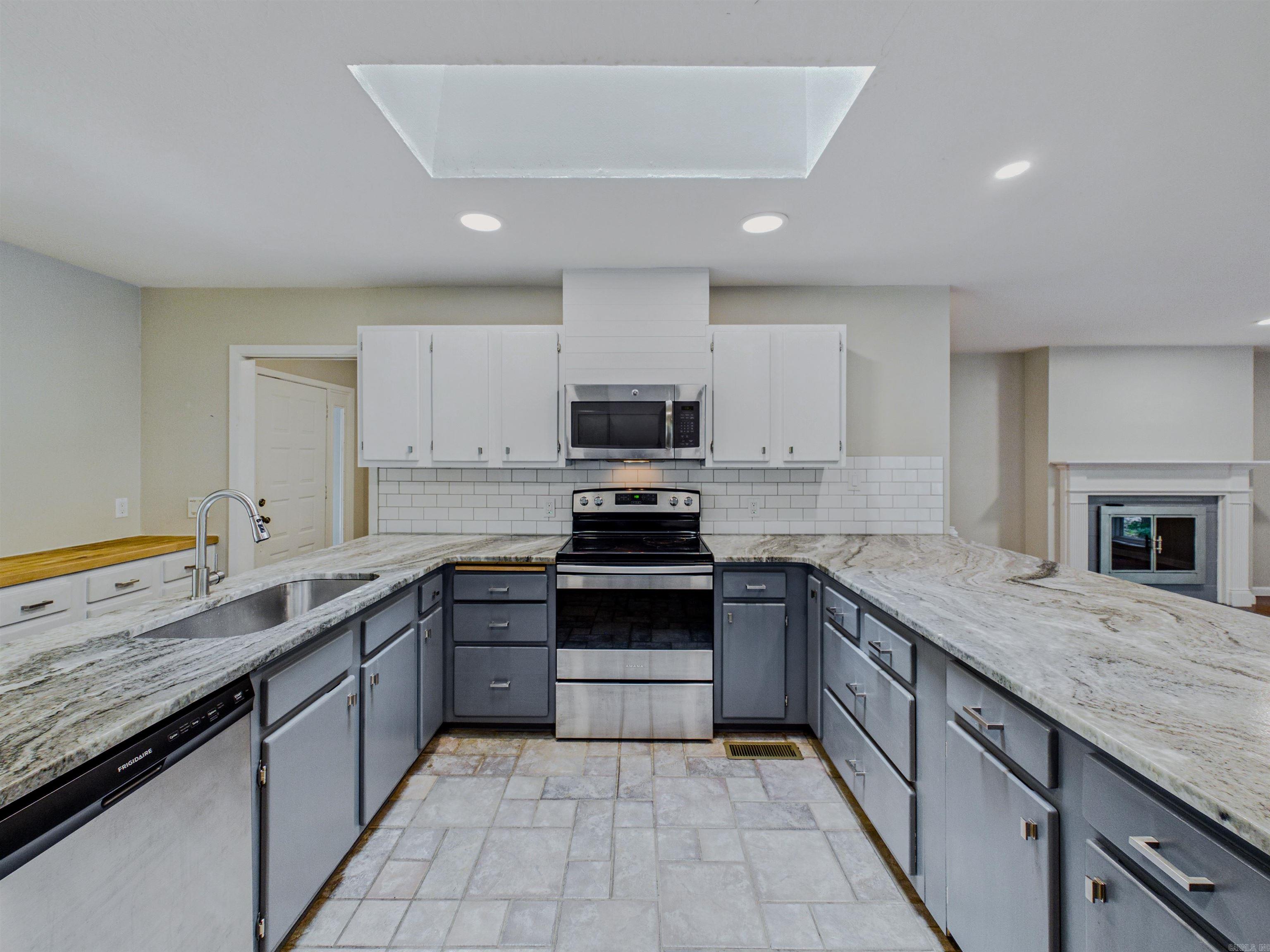 6 Castellon Drive Property Photo 12