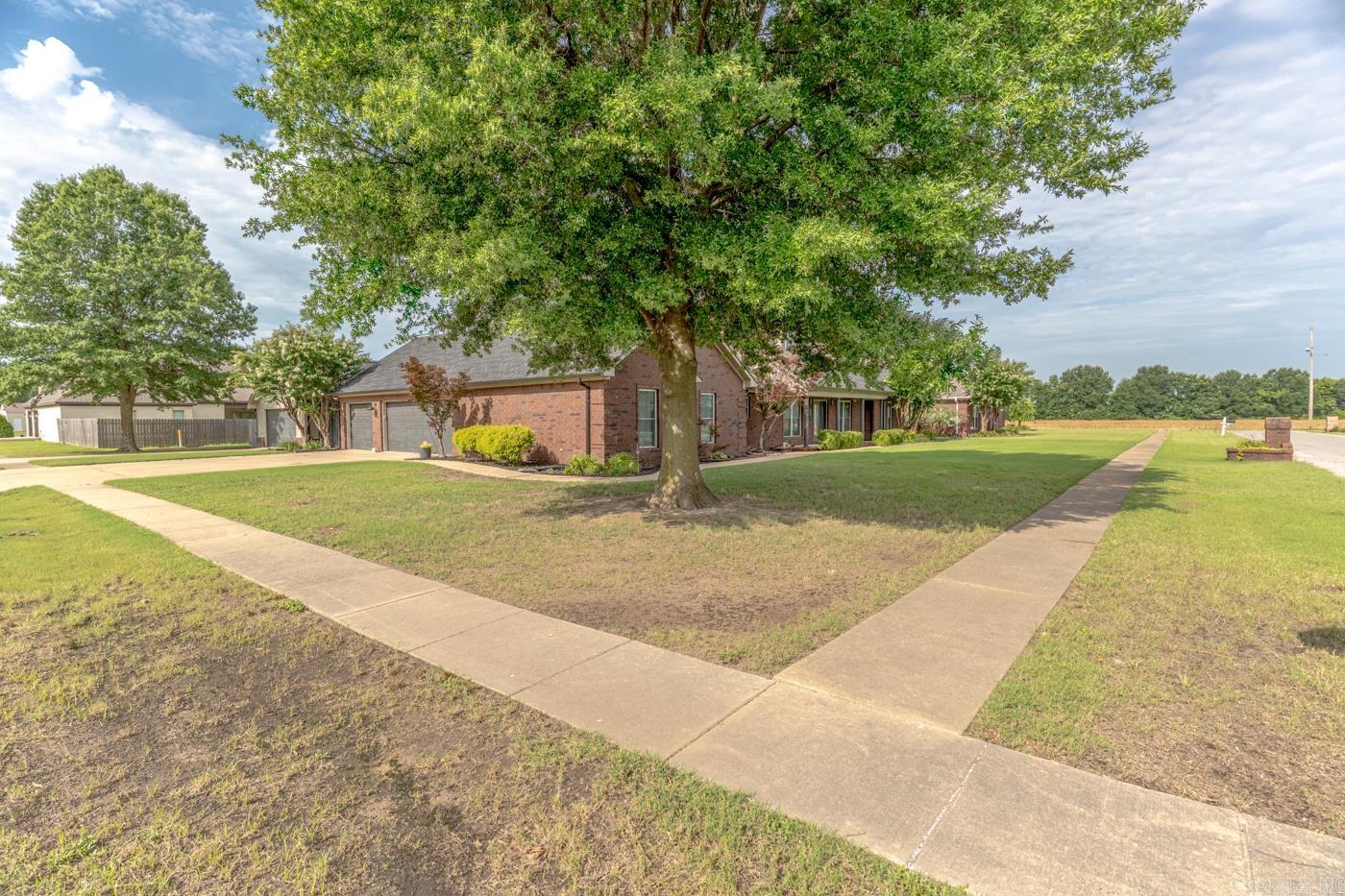 401 Penny Dr Property Photo 5