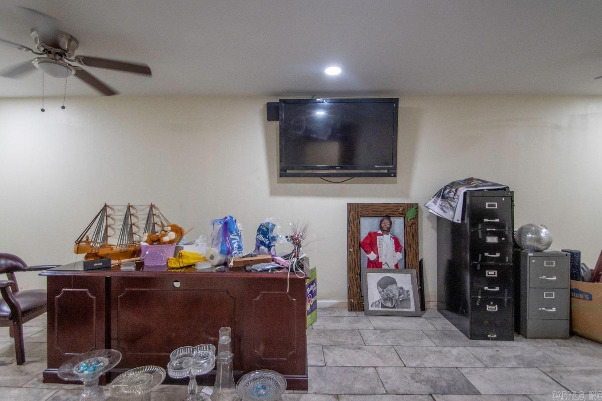 4521 Asher Avenue Property Photo 9