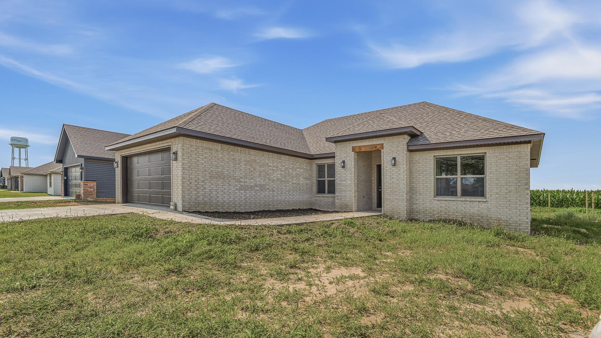 1011 Sixth Property Photo 3
