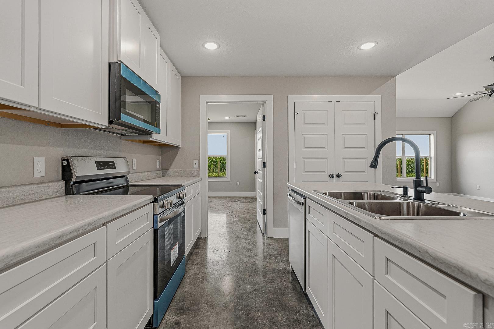 1011 Sixth Property Photo 7