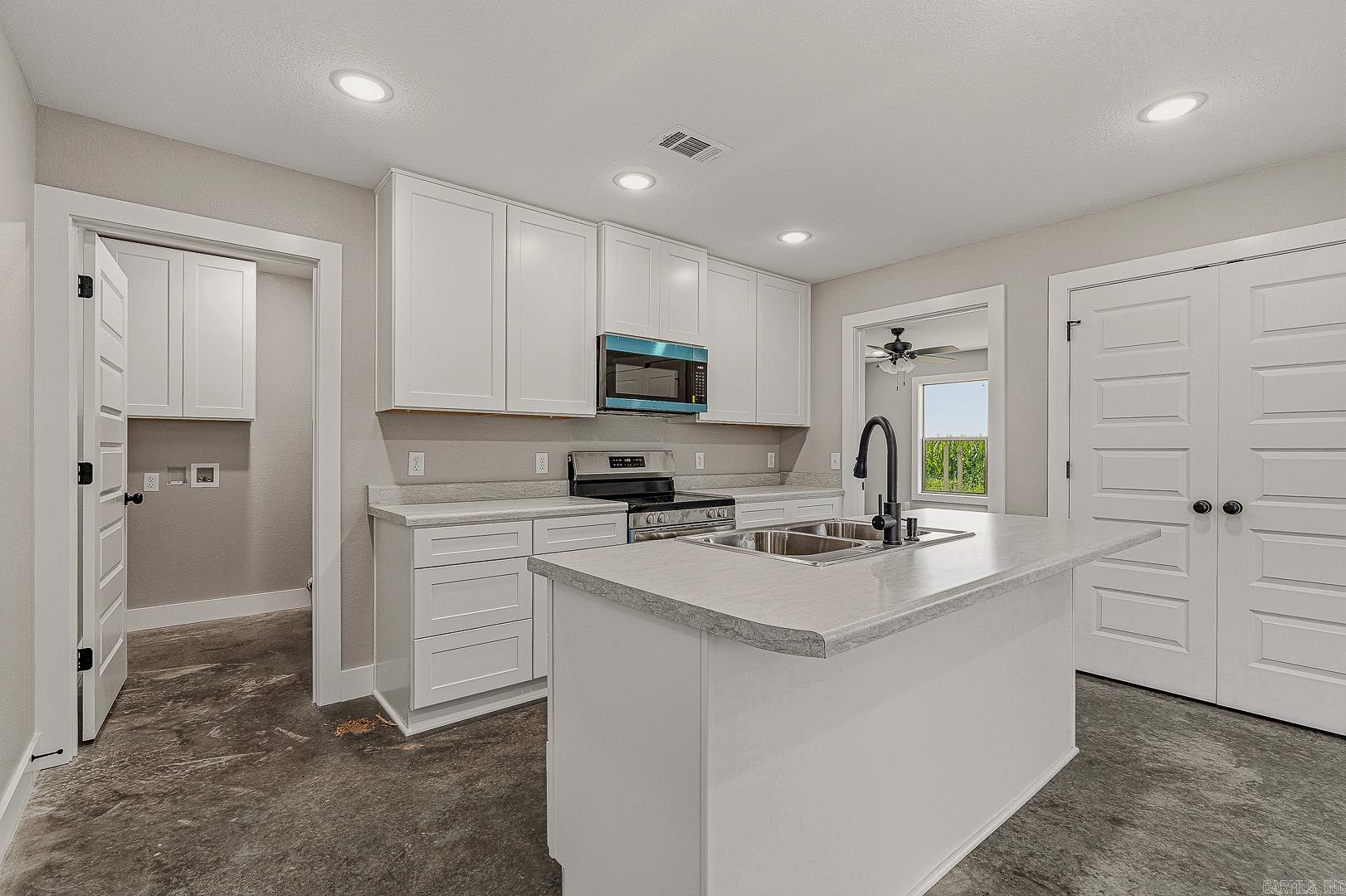 1011 Sixth Property Photo 8
