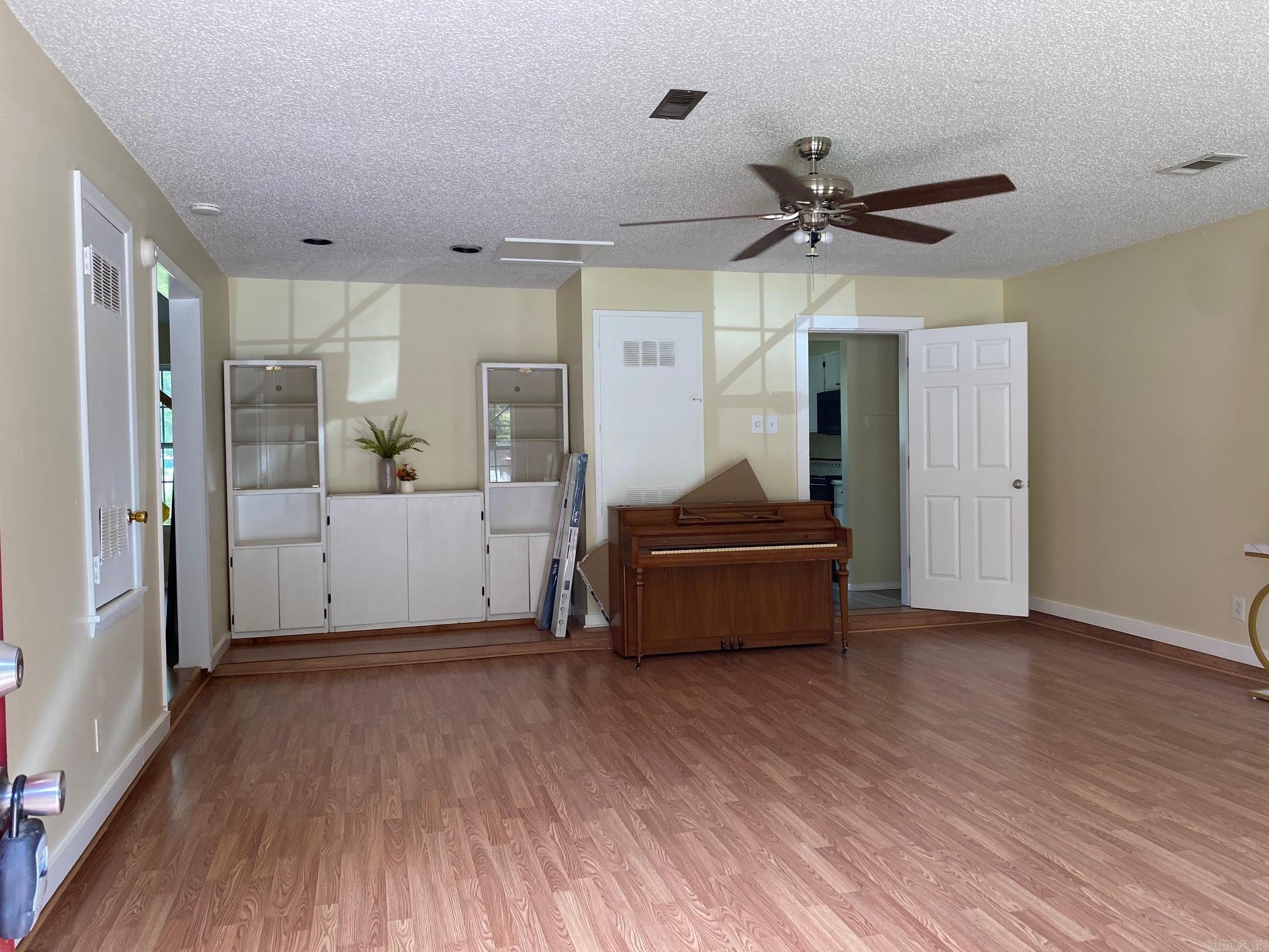 1407 Cleveland Property Photo 13