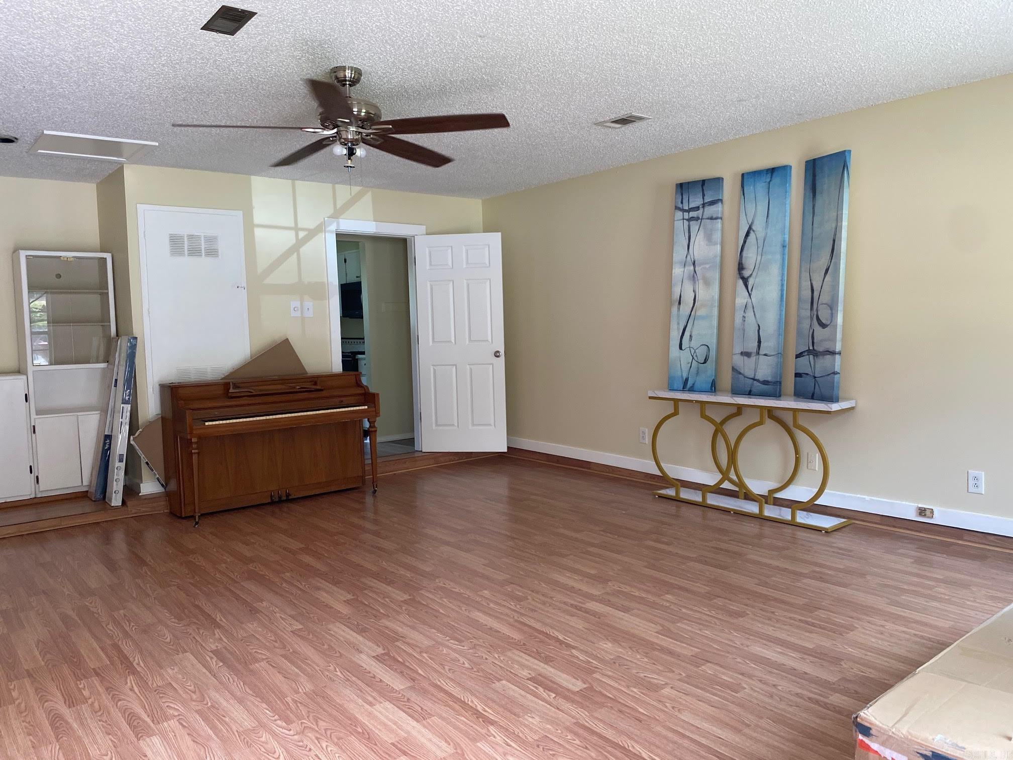1407 Cleveland Property Photo 14