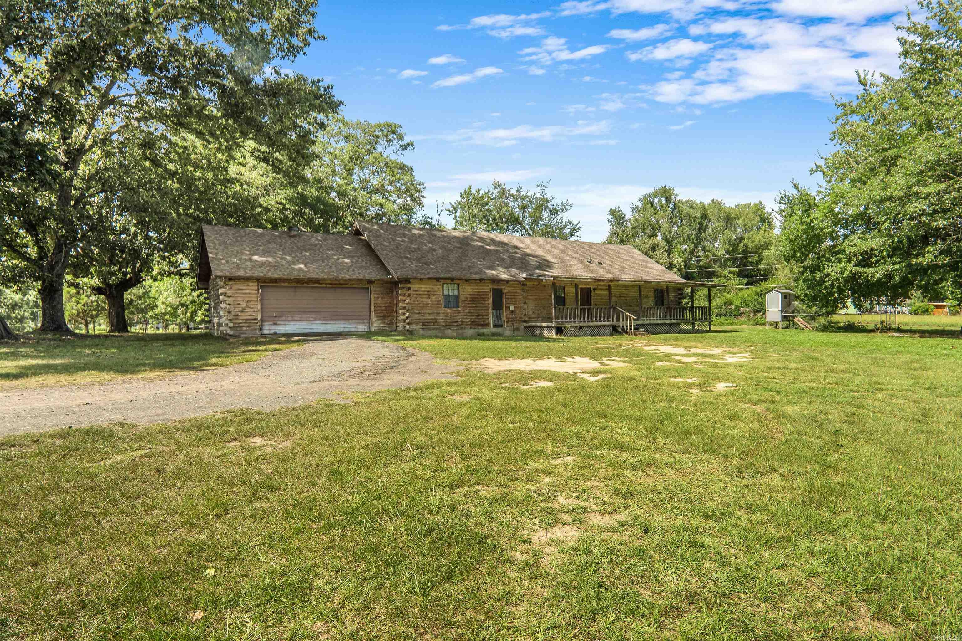 619 Pickthorne Road Property Photo 3