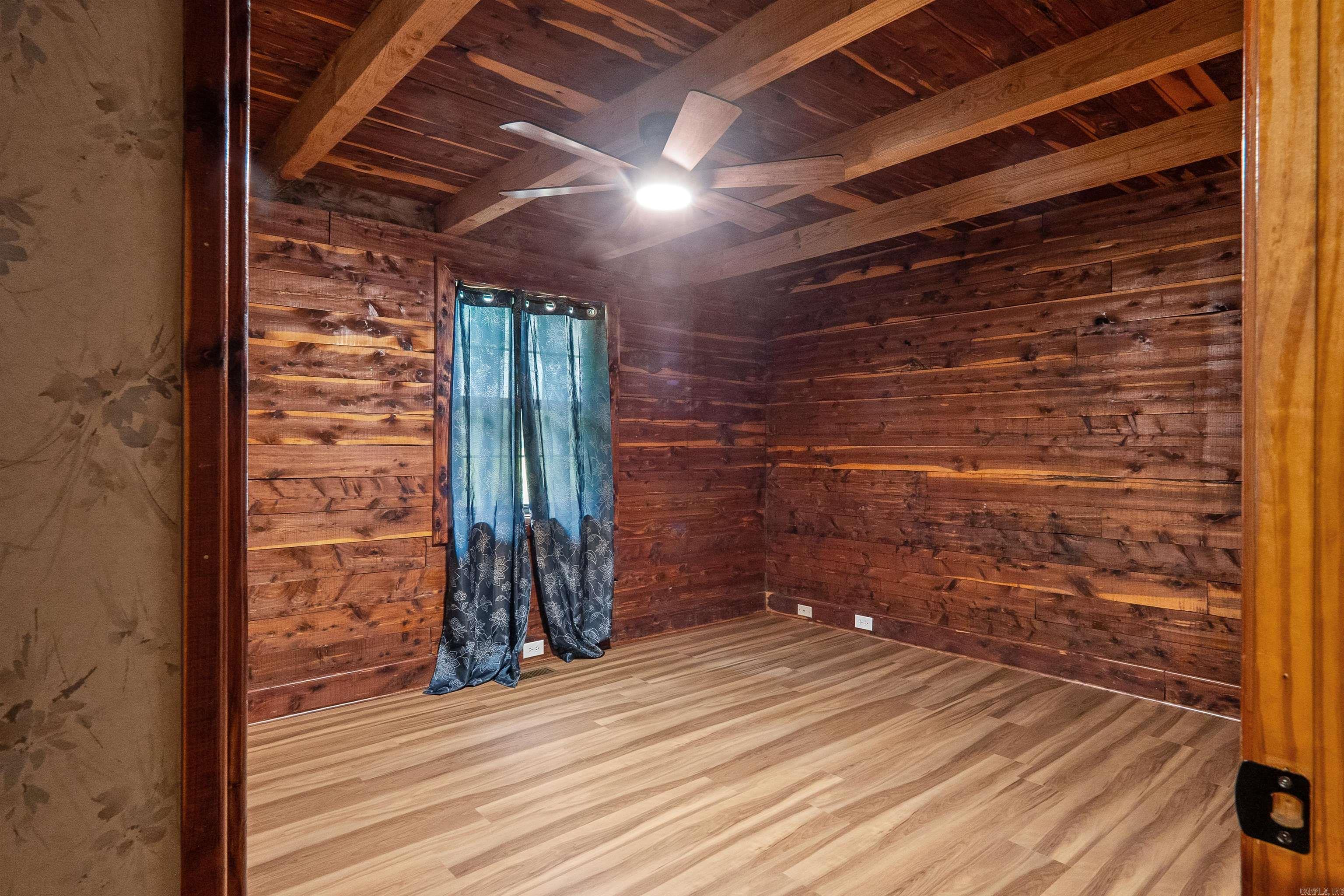 619 Pickthorne Road Property Photo 28