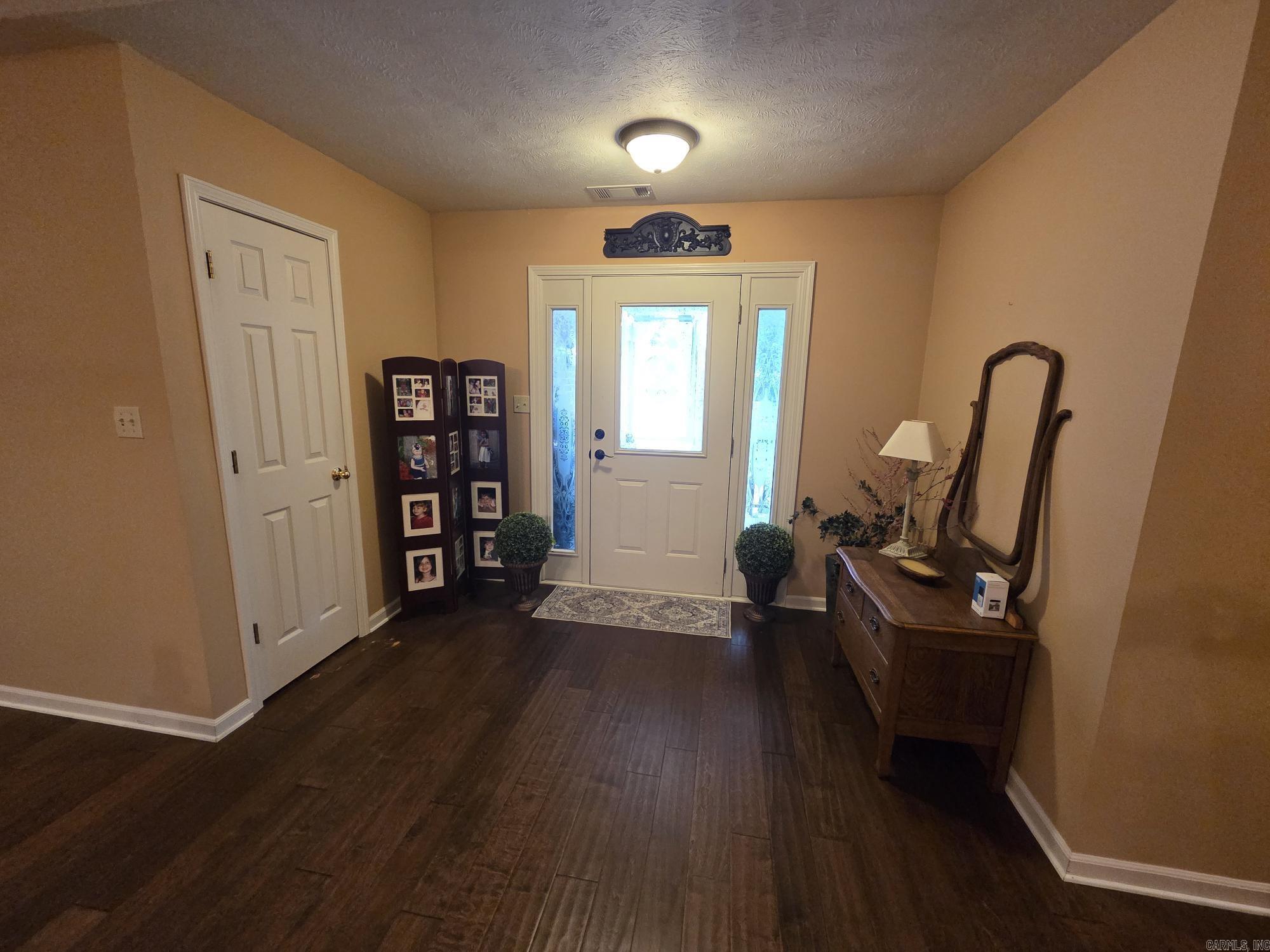 605 Live Oak Drive Property Photo 3