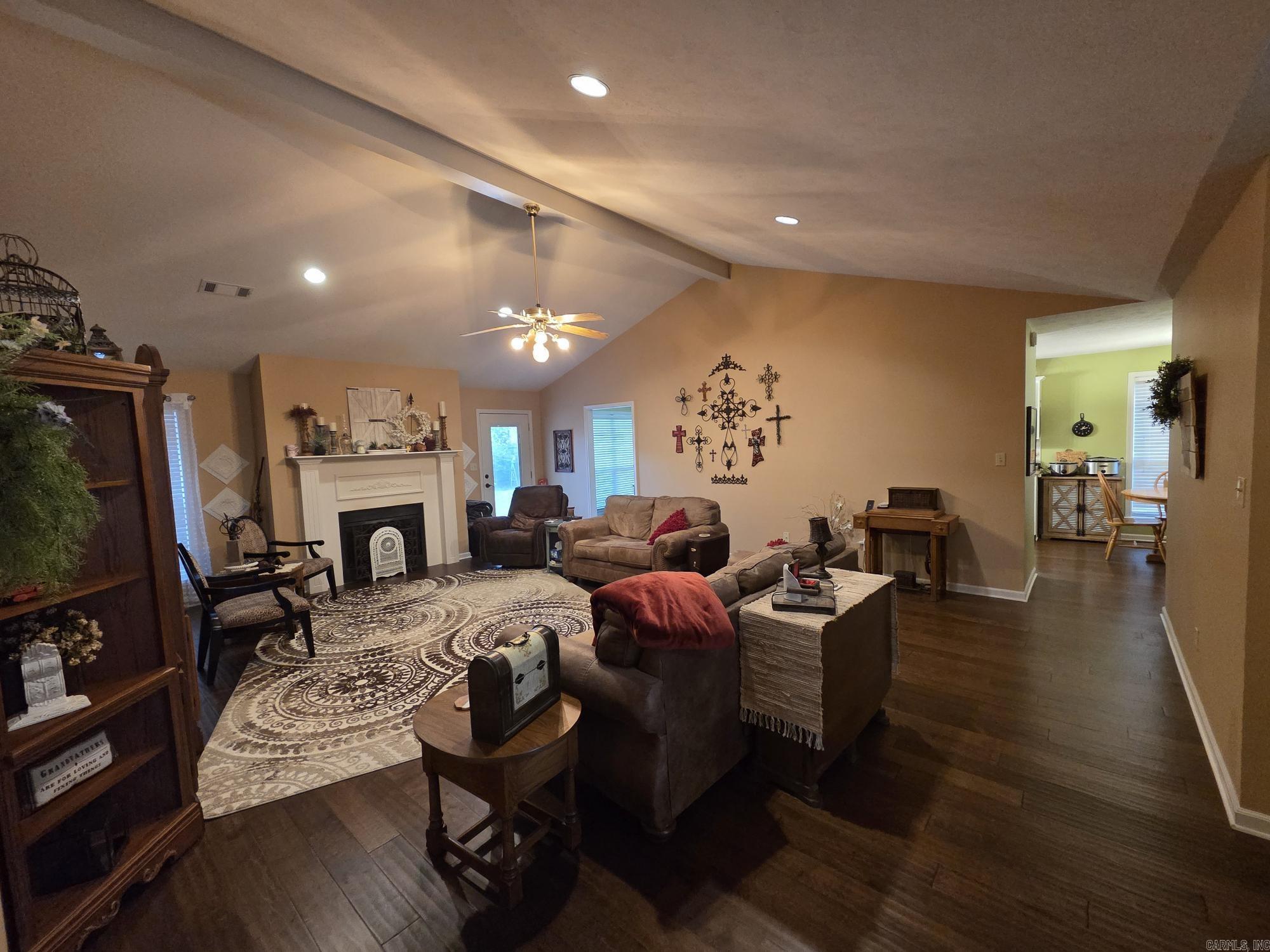 605 Live Oak Drive Property Photo 8