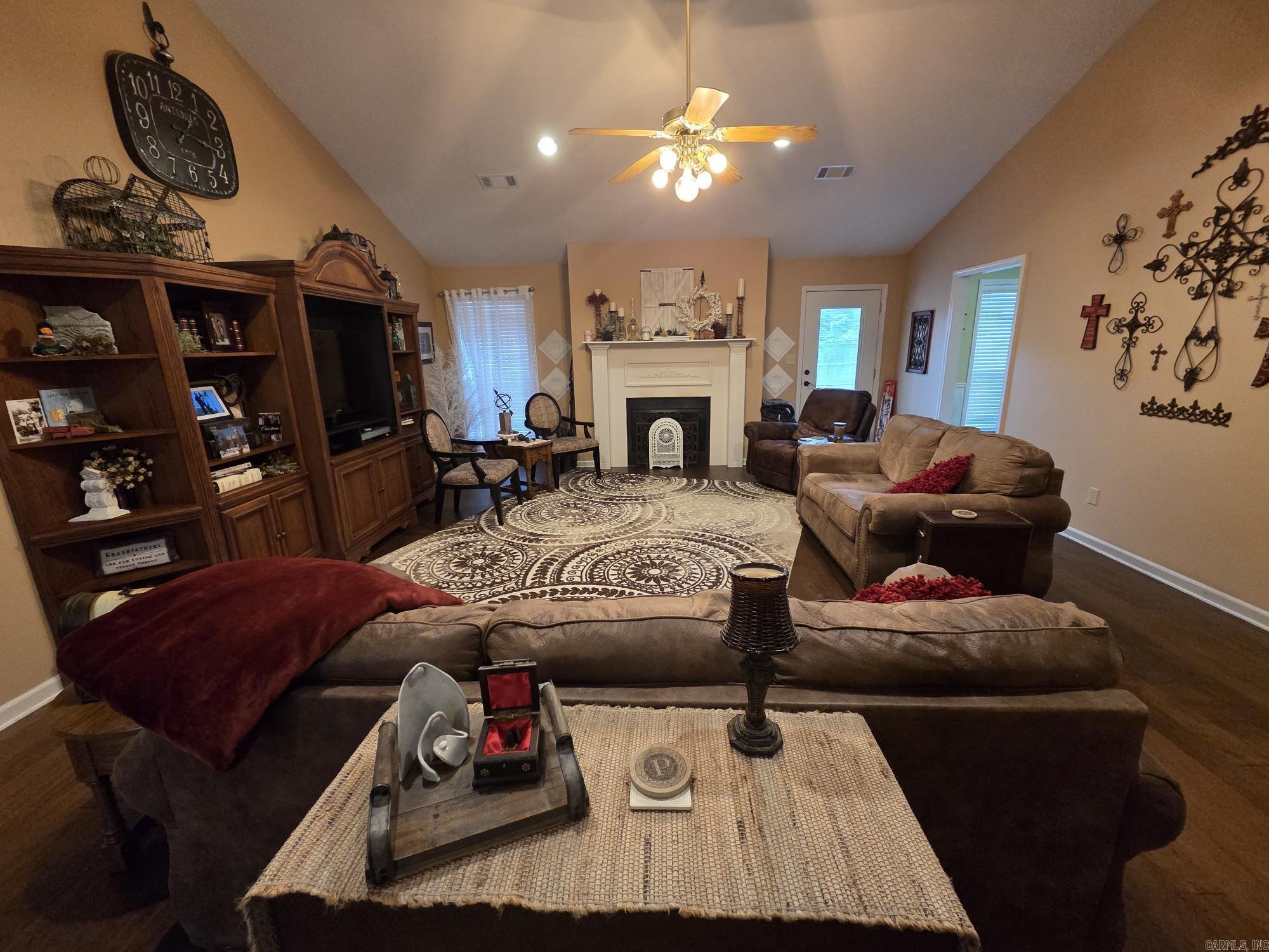 605 Live Oak Drive Property Photo 10