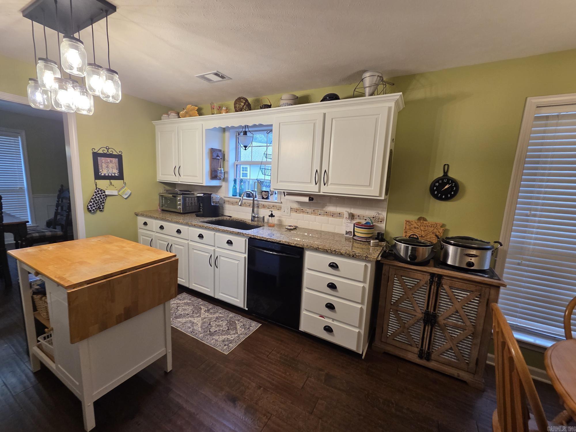 605 Live Oak Drive Property Photo 15