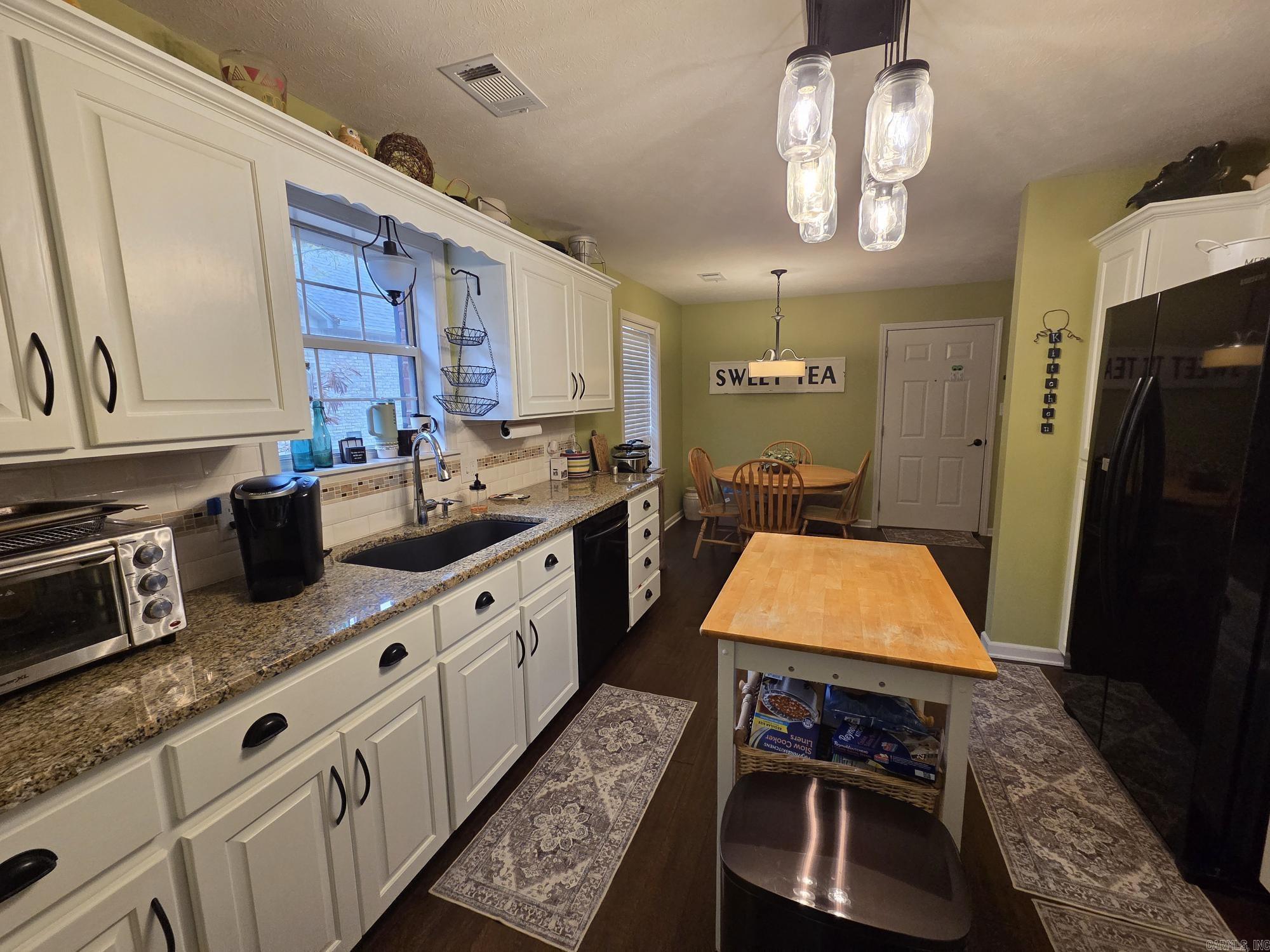 605 Live Oak Drive Property Photo 16