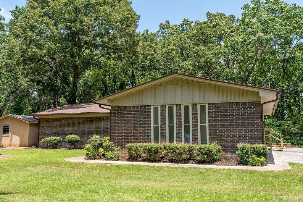 25 Beloit Drive Property Photo 1