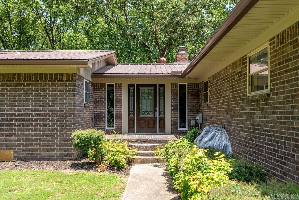 25 Beloit Drive Property Photo 2