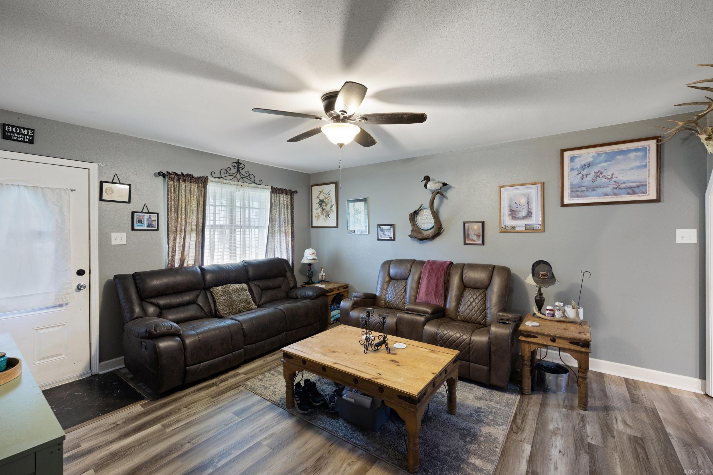 2901 N Greenwich Avenue Property Photo 6