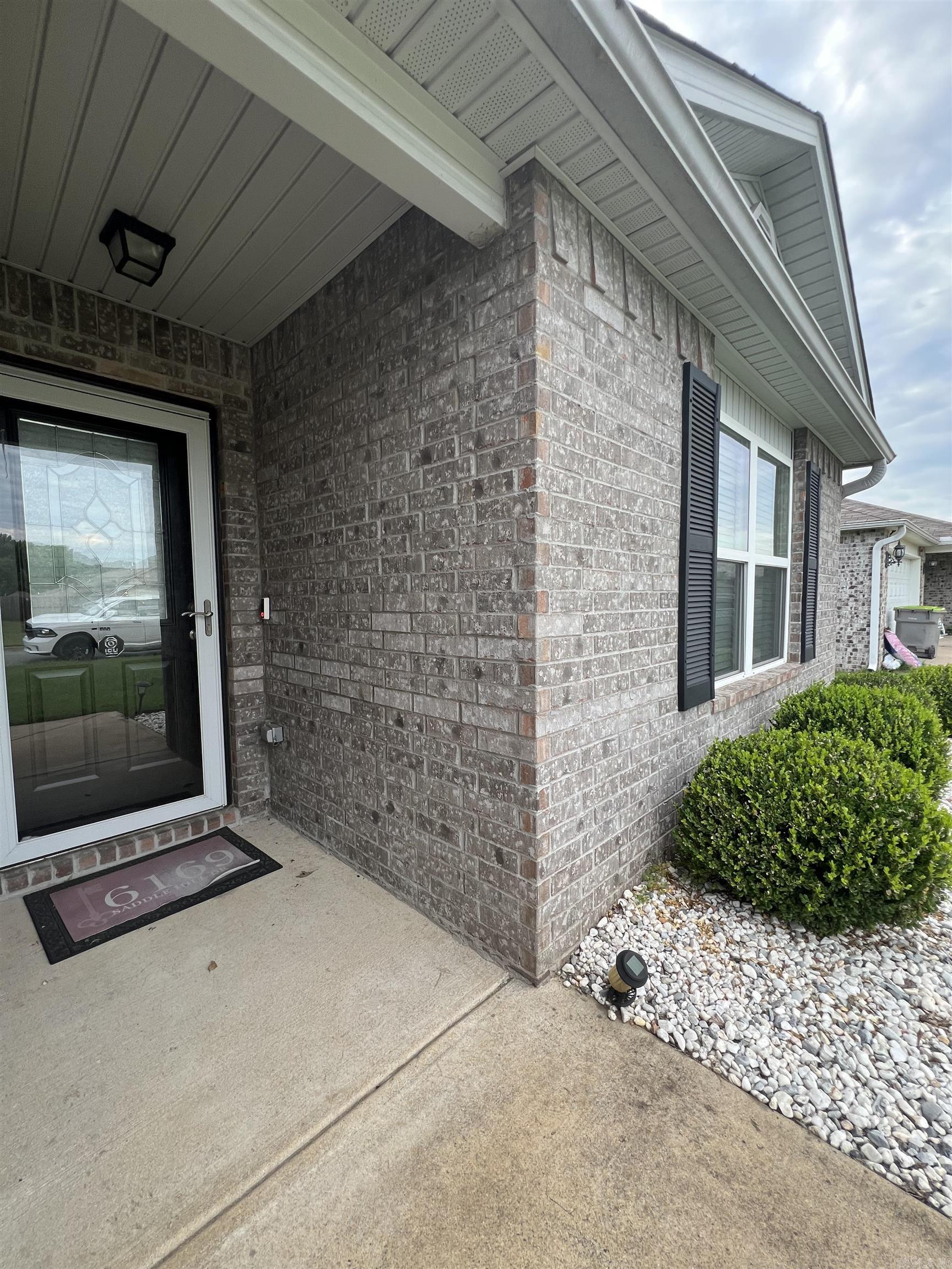 6169 Saddle Hill Dr Property Photo 2