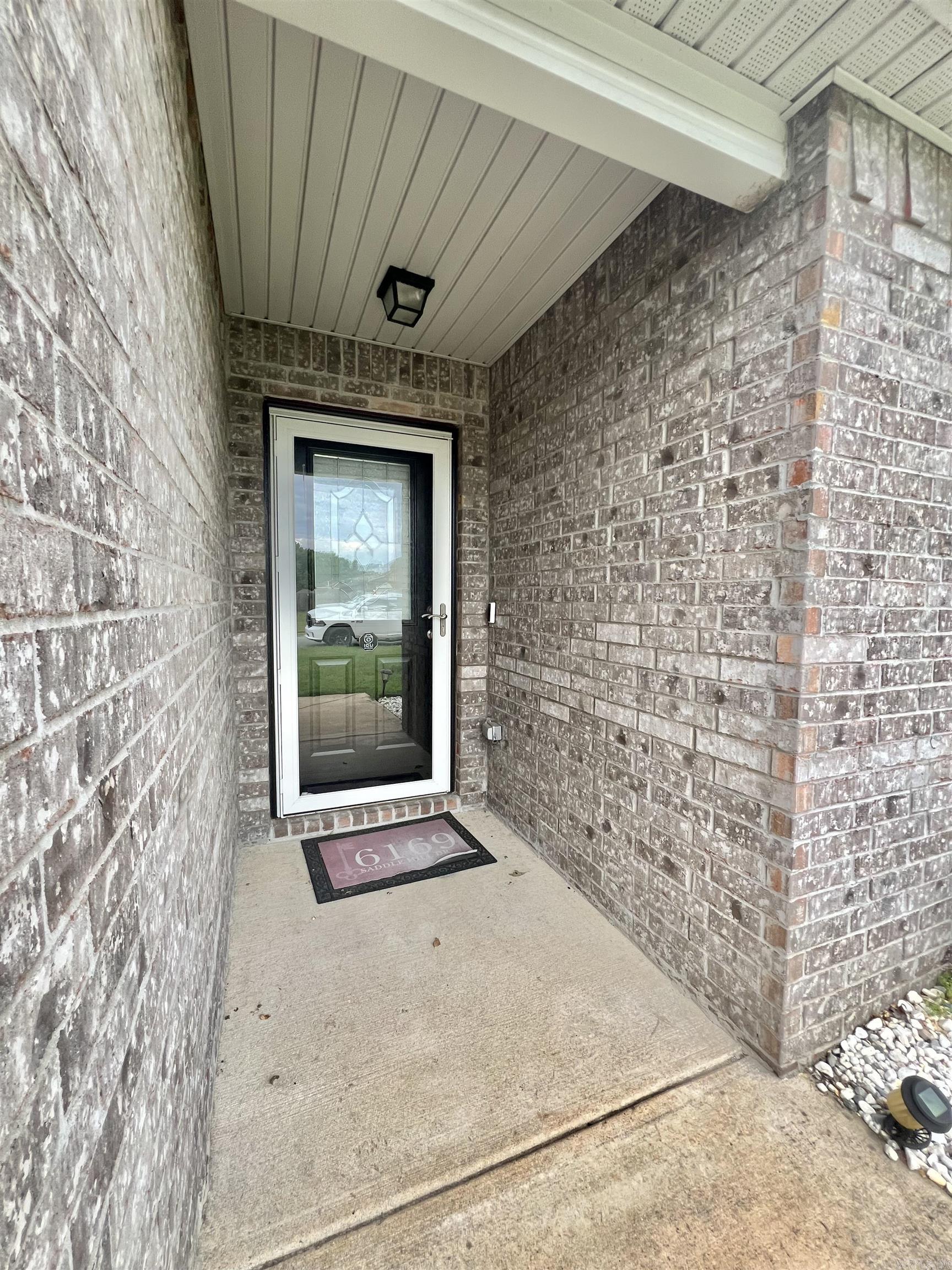 6169 Saddle Hill Dr Property Photo 3