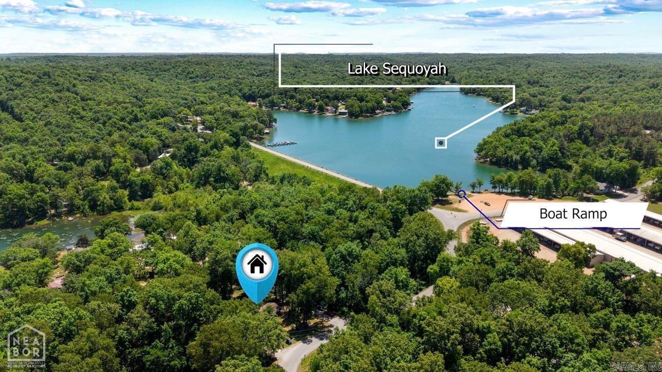 17 Iroquois Circle Property Photo 2