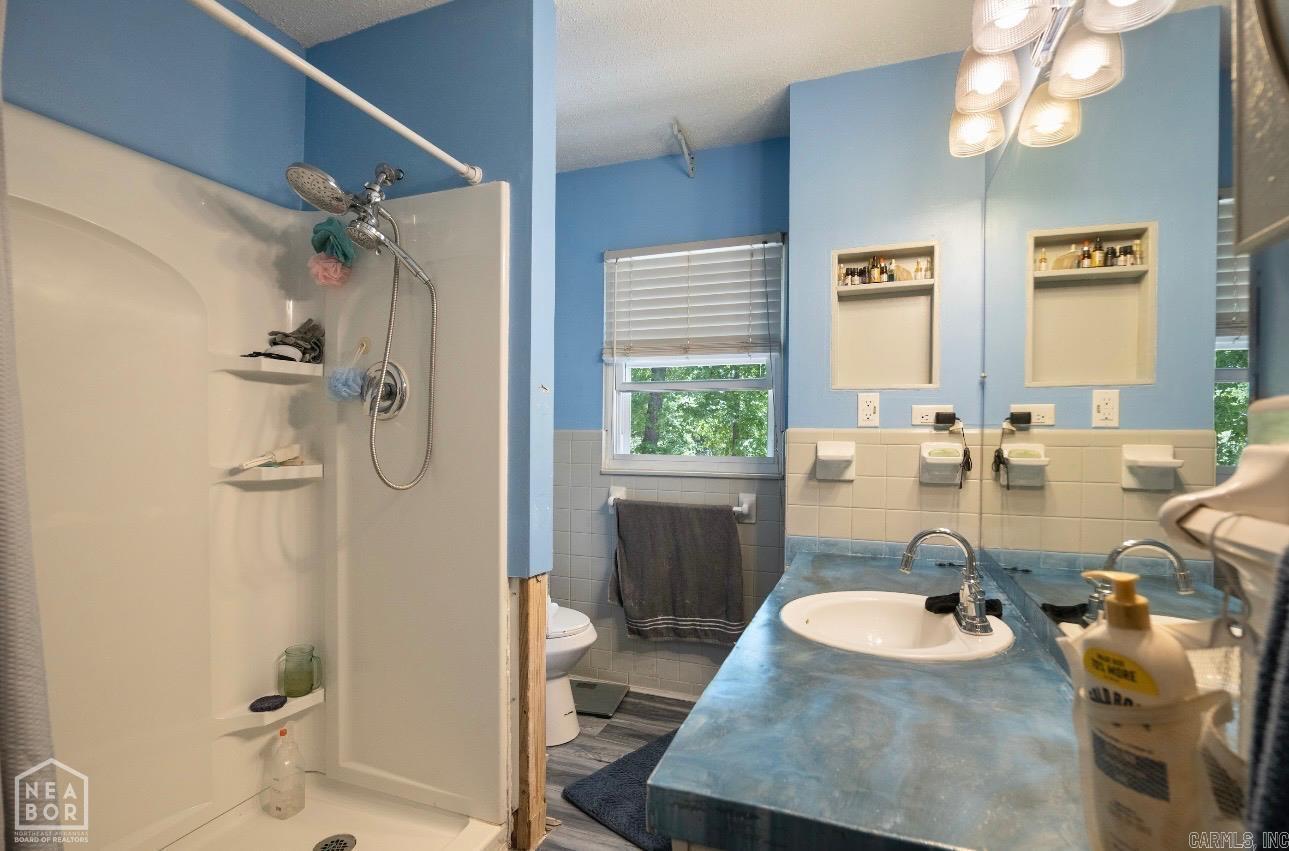 17 Iroquois Circle Property Photo 10