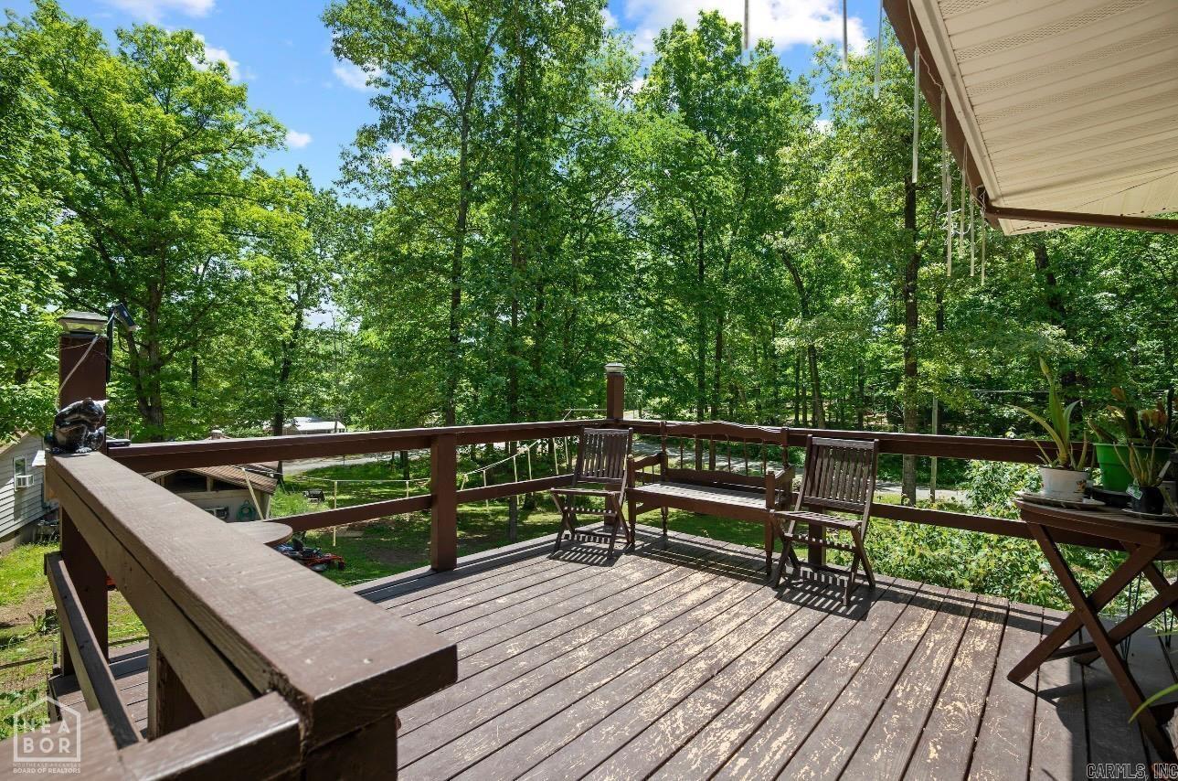 17 Iroquois Circle Property Photo 18