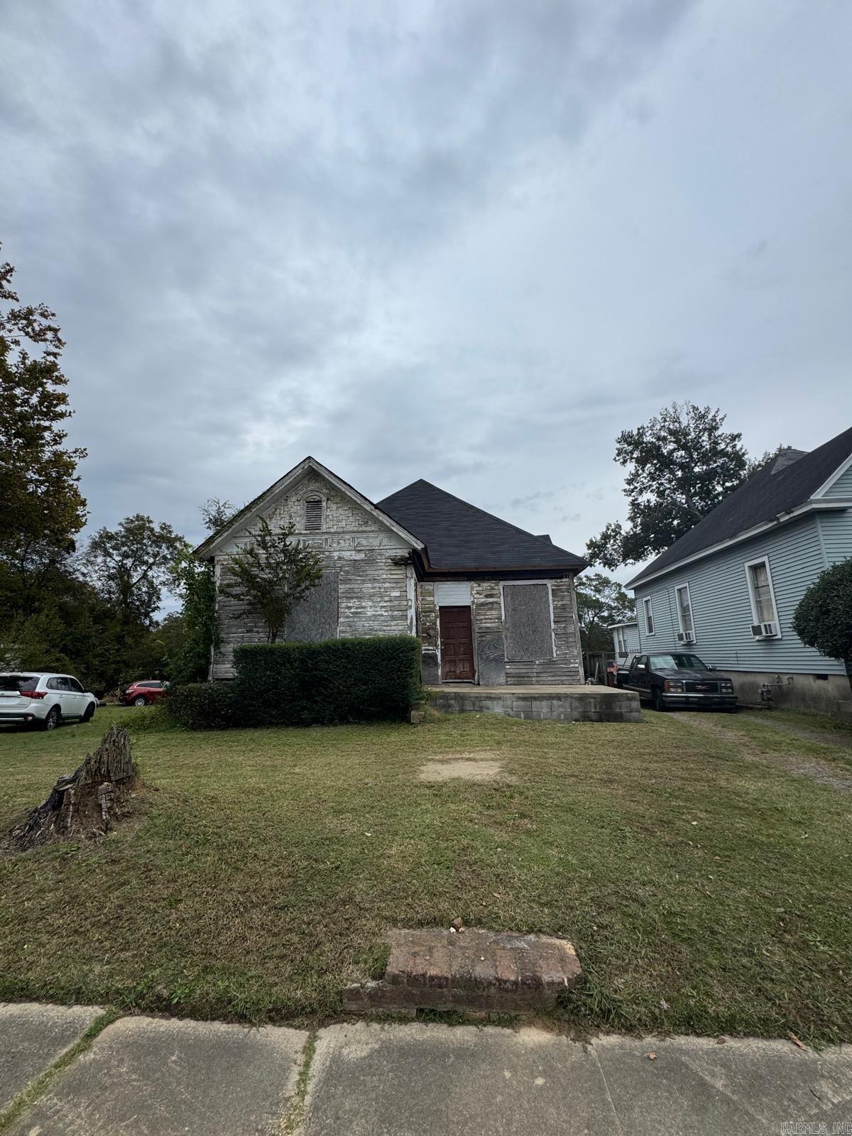 1515 Booker Street Property Photo 2