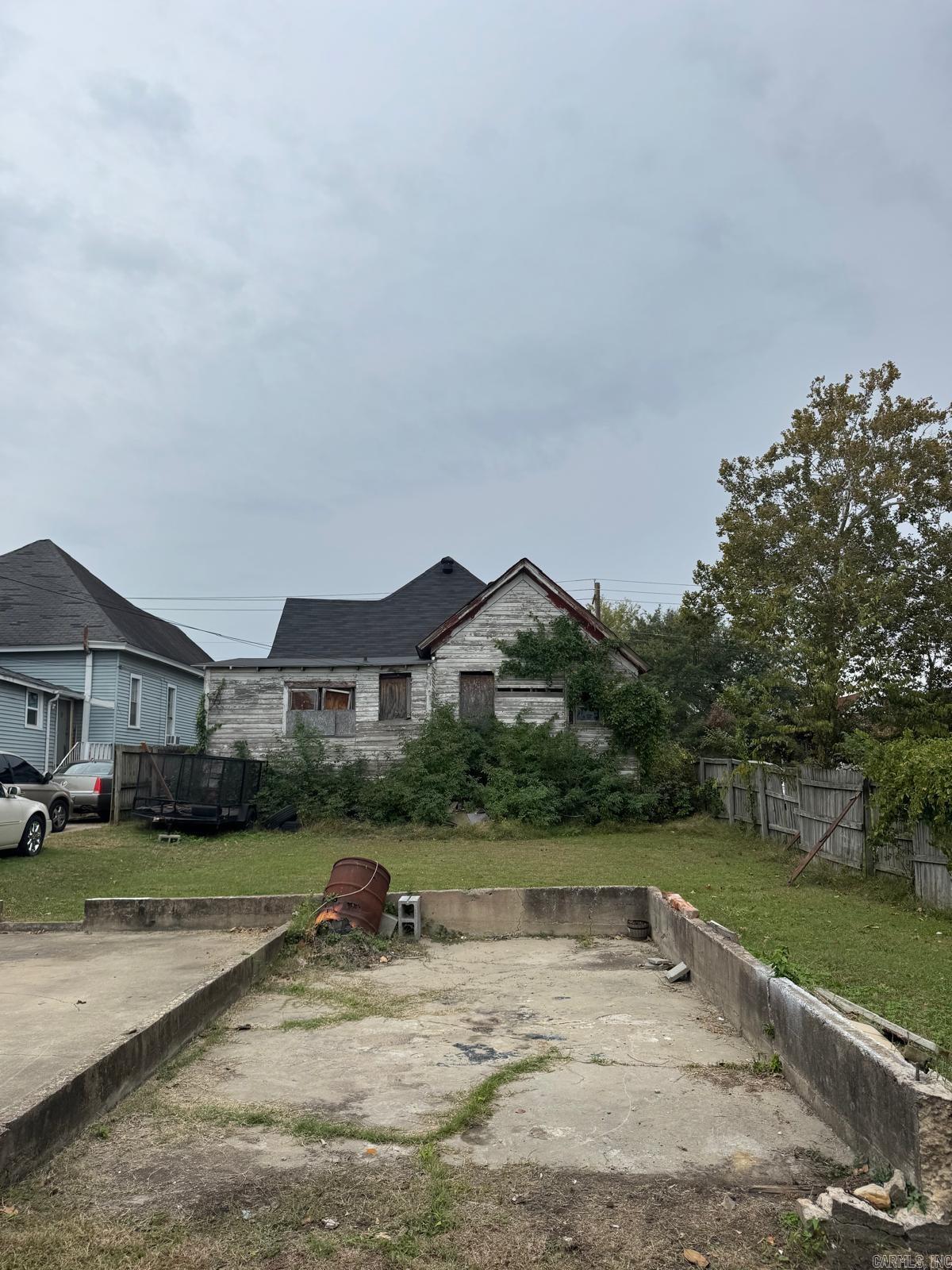 1515 Booker Street Property Photo 3