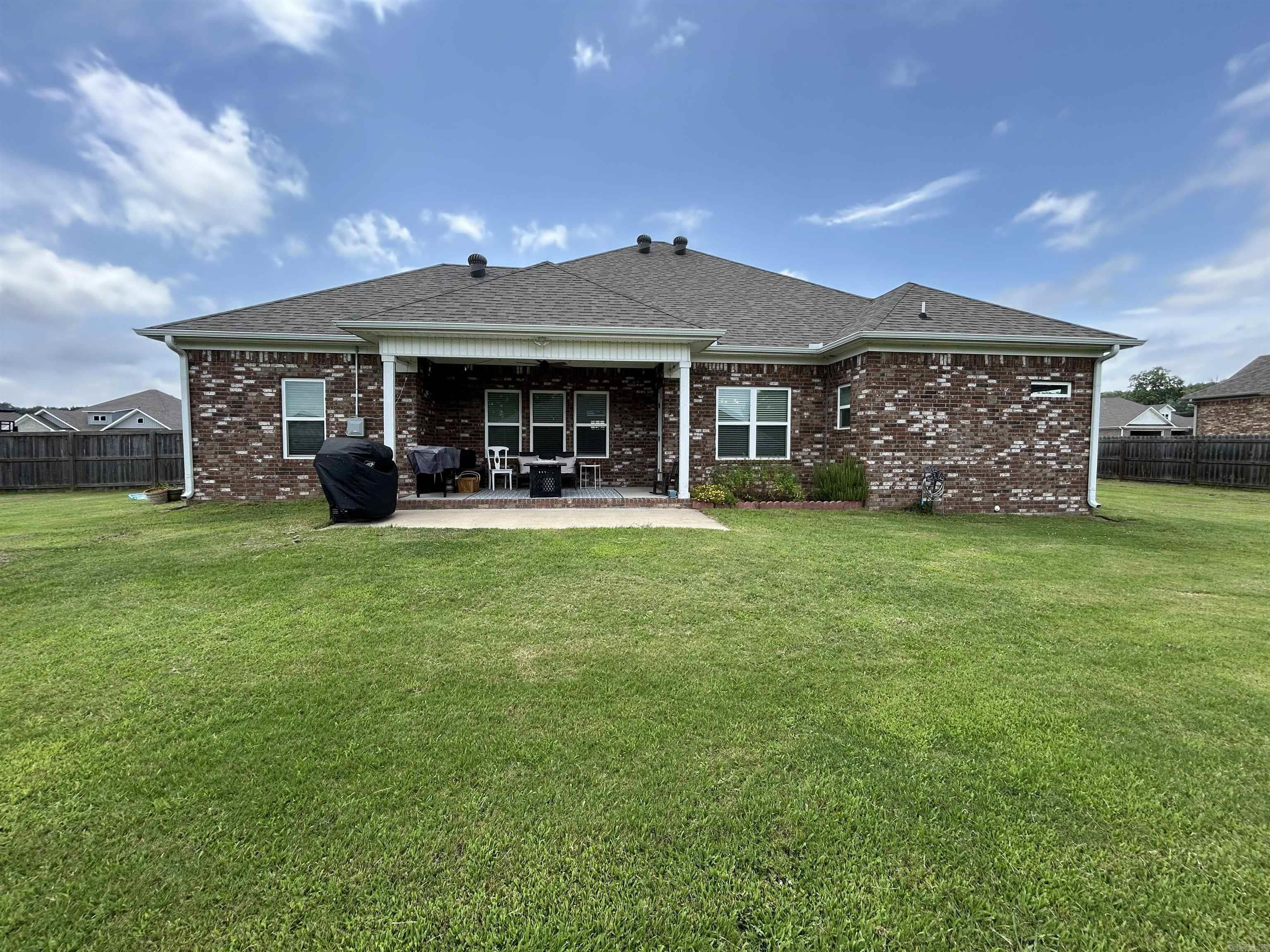 11 Sunny Drive Property Photo 2