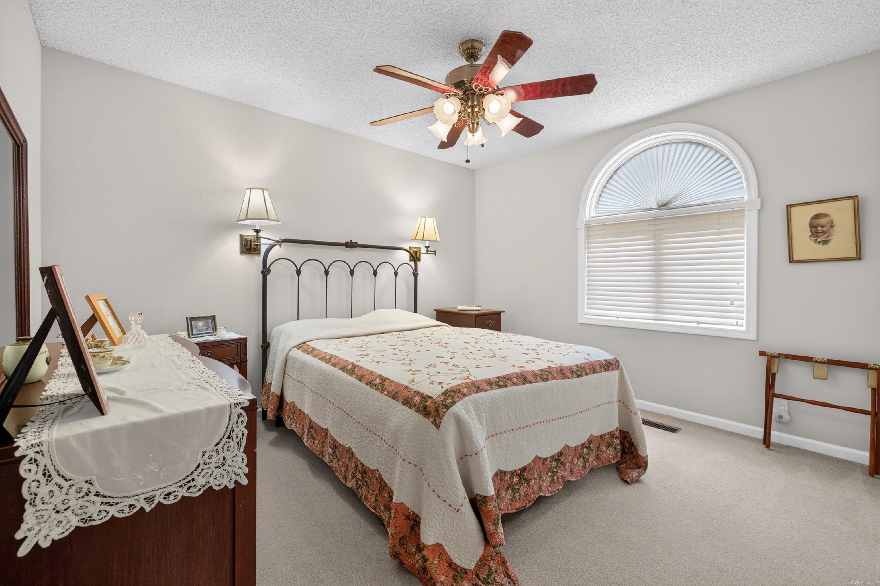 5 Huesca Lane Property Photo 10