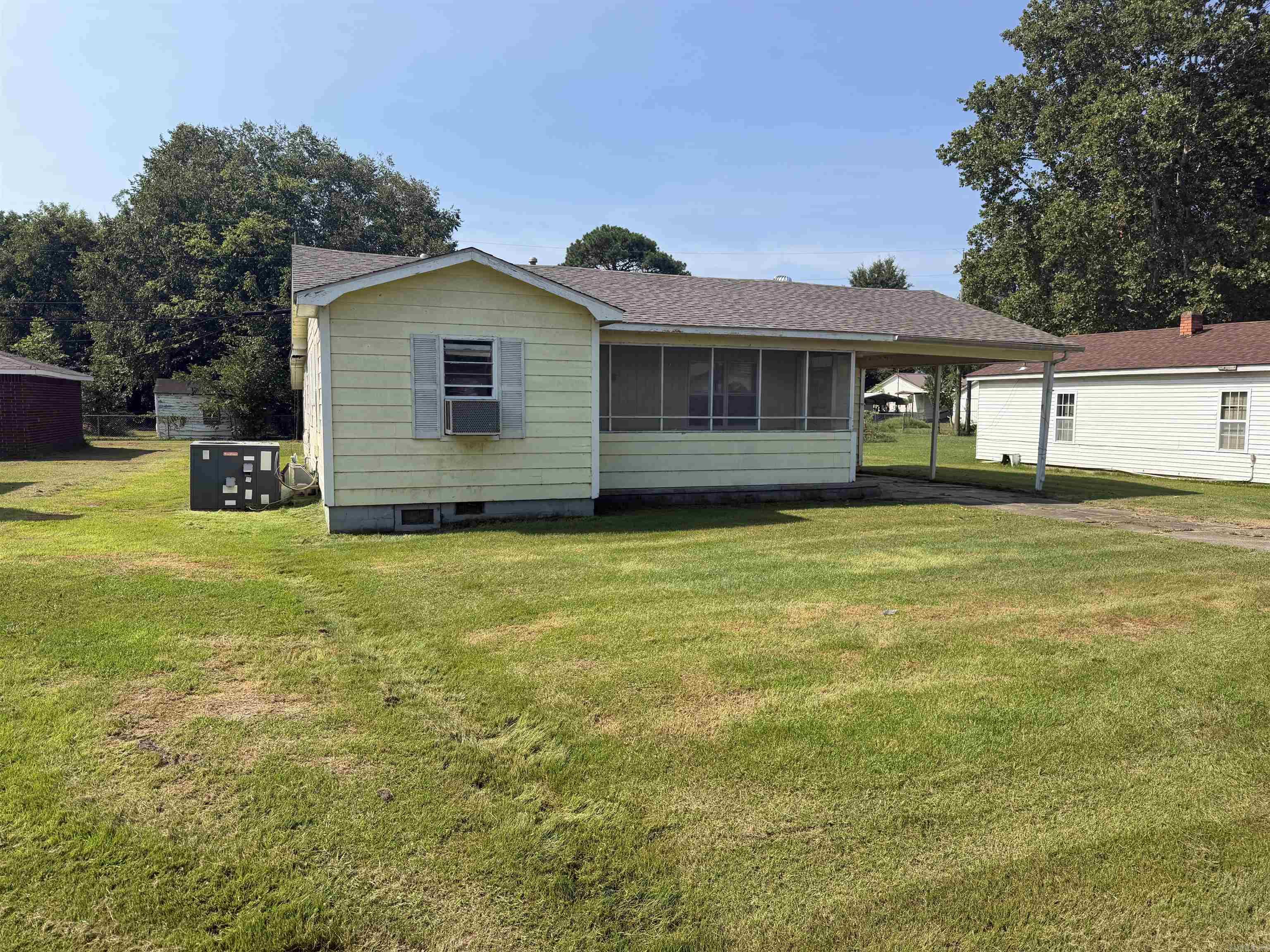 675 E Jackson Street Property Photo 2