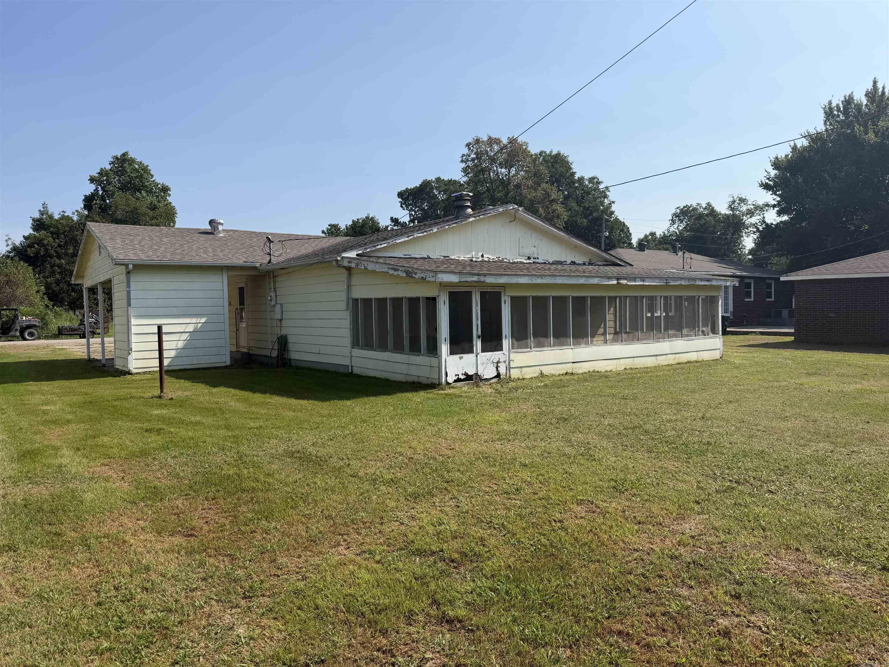 675 E Jackson Street Property Photo 5