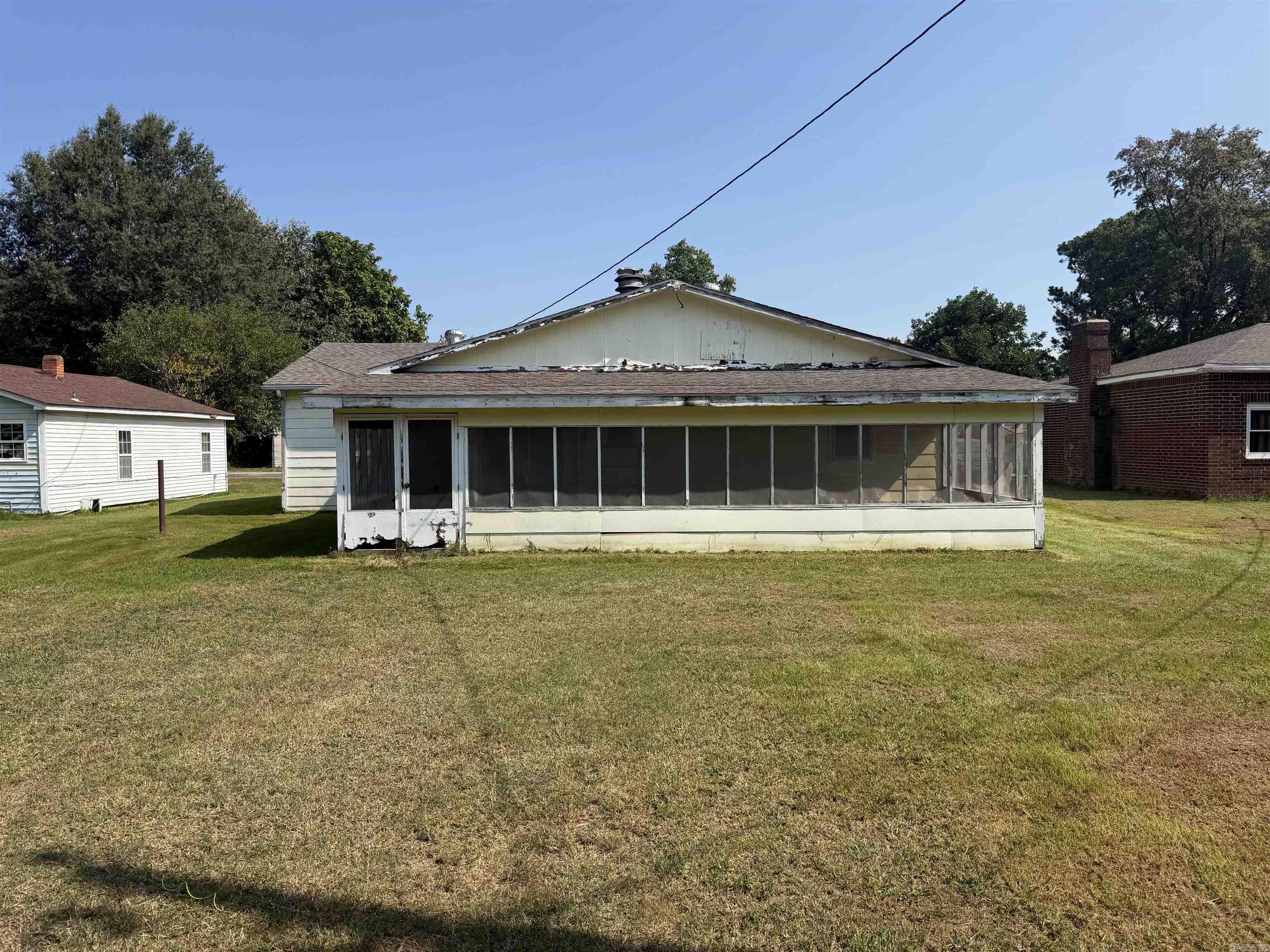 675 E Jackson Street Property Photo 6