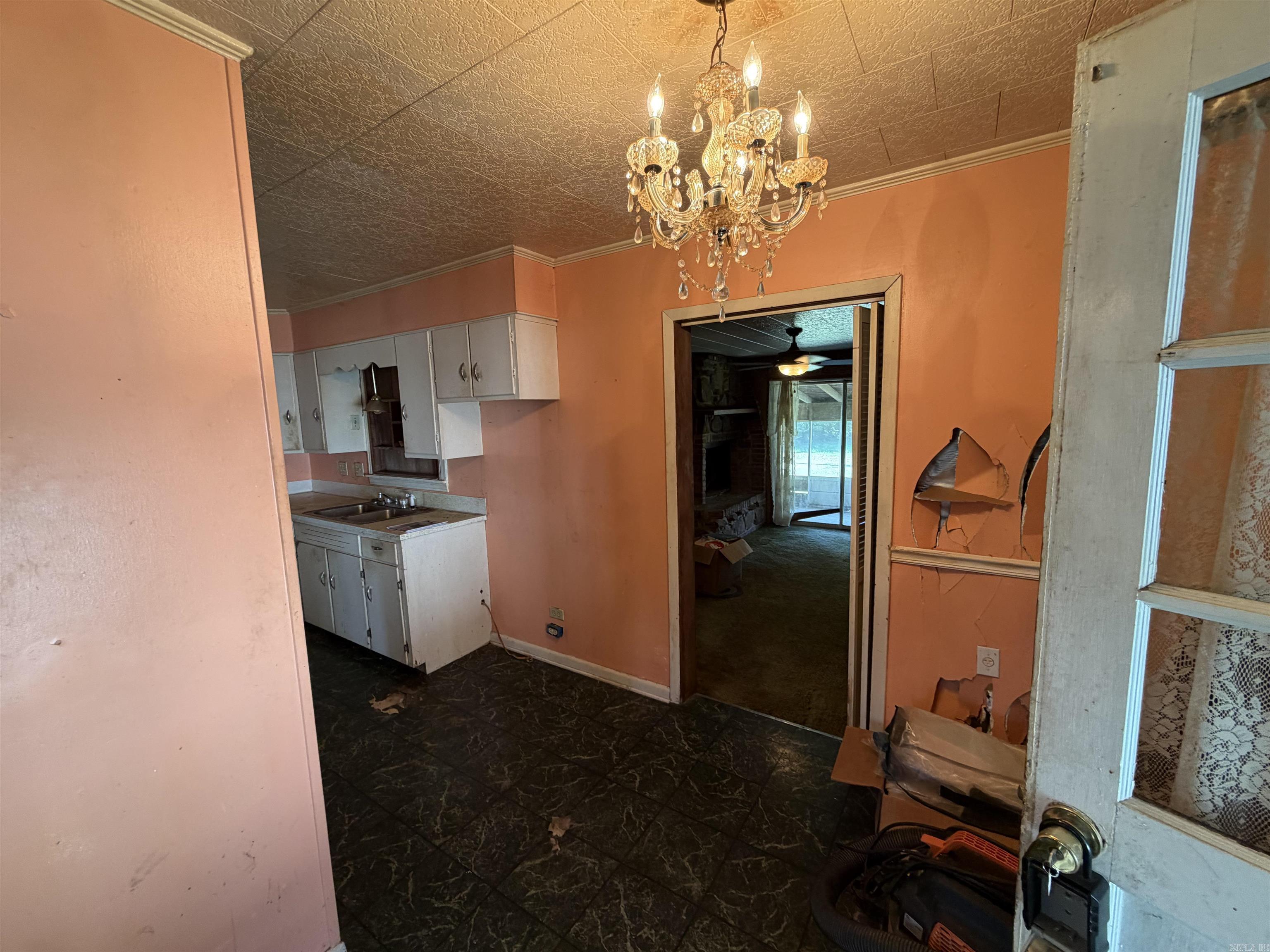 675 E Jackson Street Property Photo 9