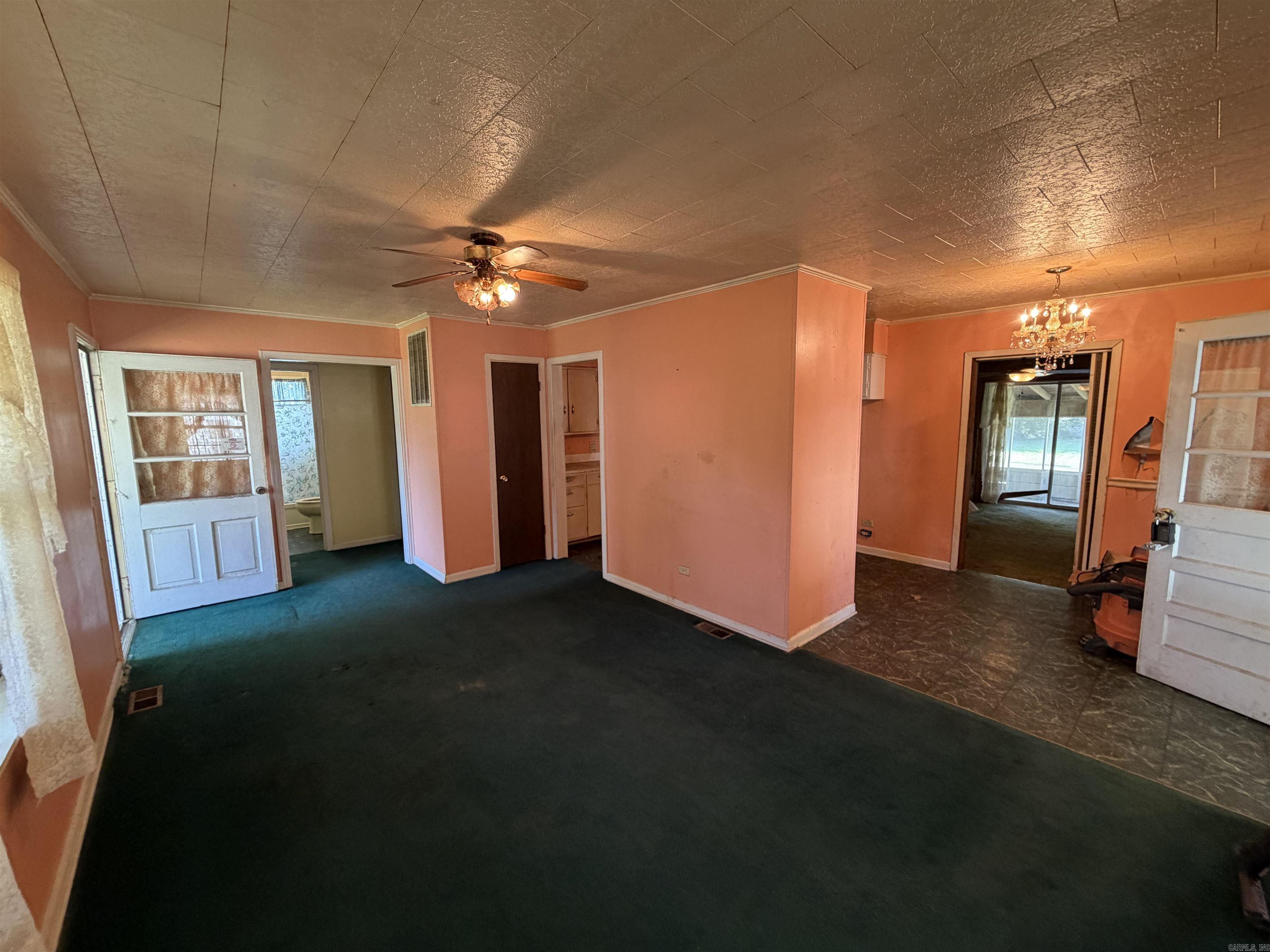 675 E Jackson Street Property Photo 10