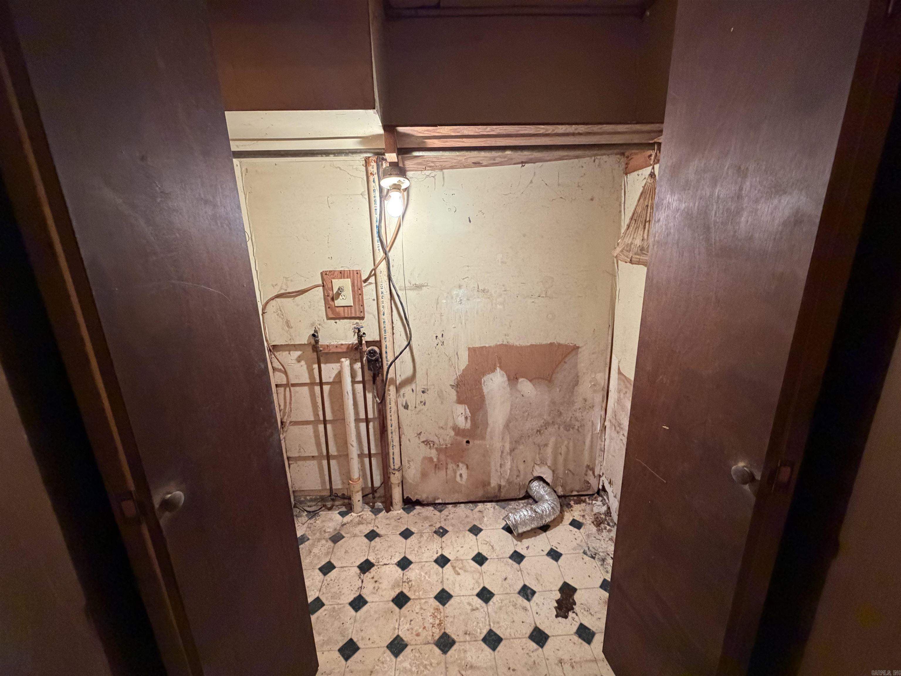 675 E Jackson Street Property Photo 27