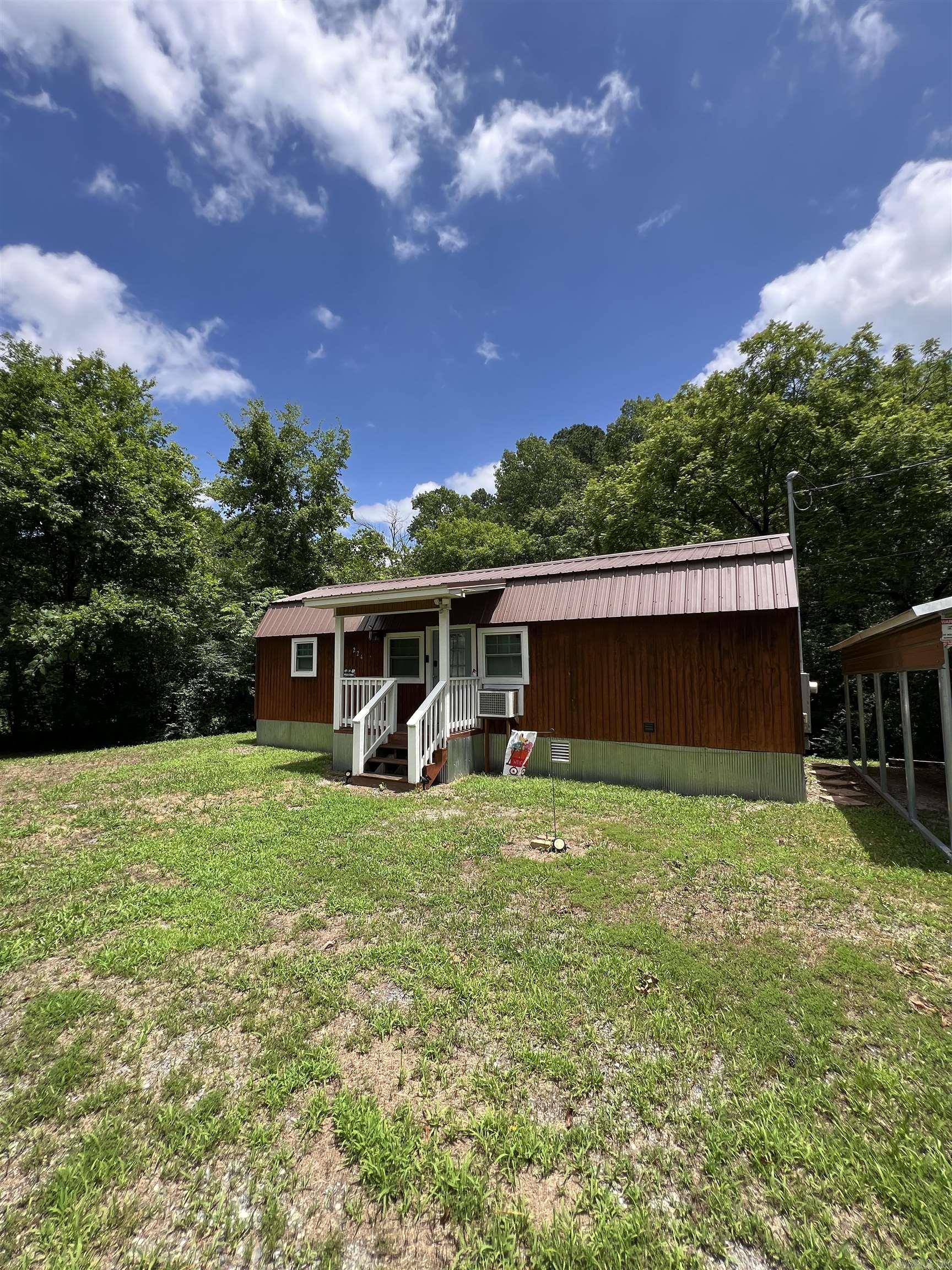224 E Elm Street Property Photo 1