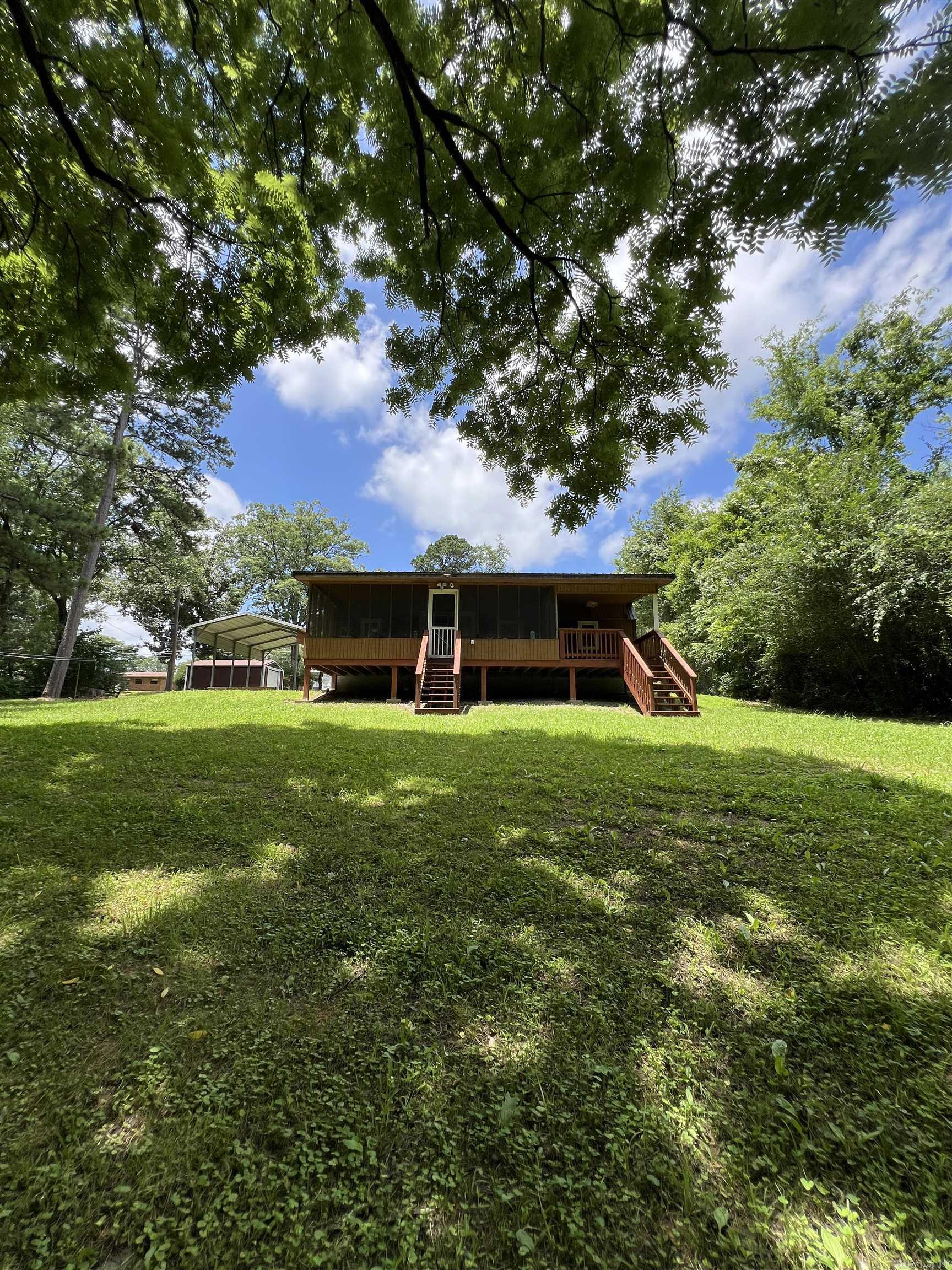 224 E Elm Street Property Photo 7