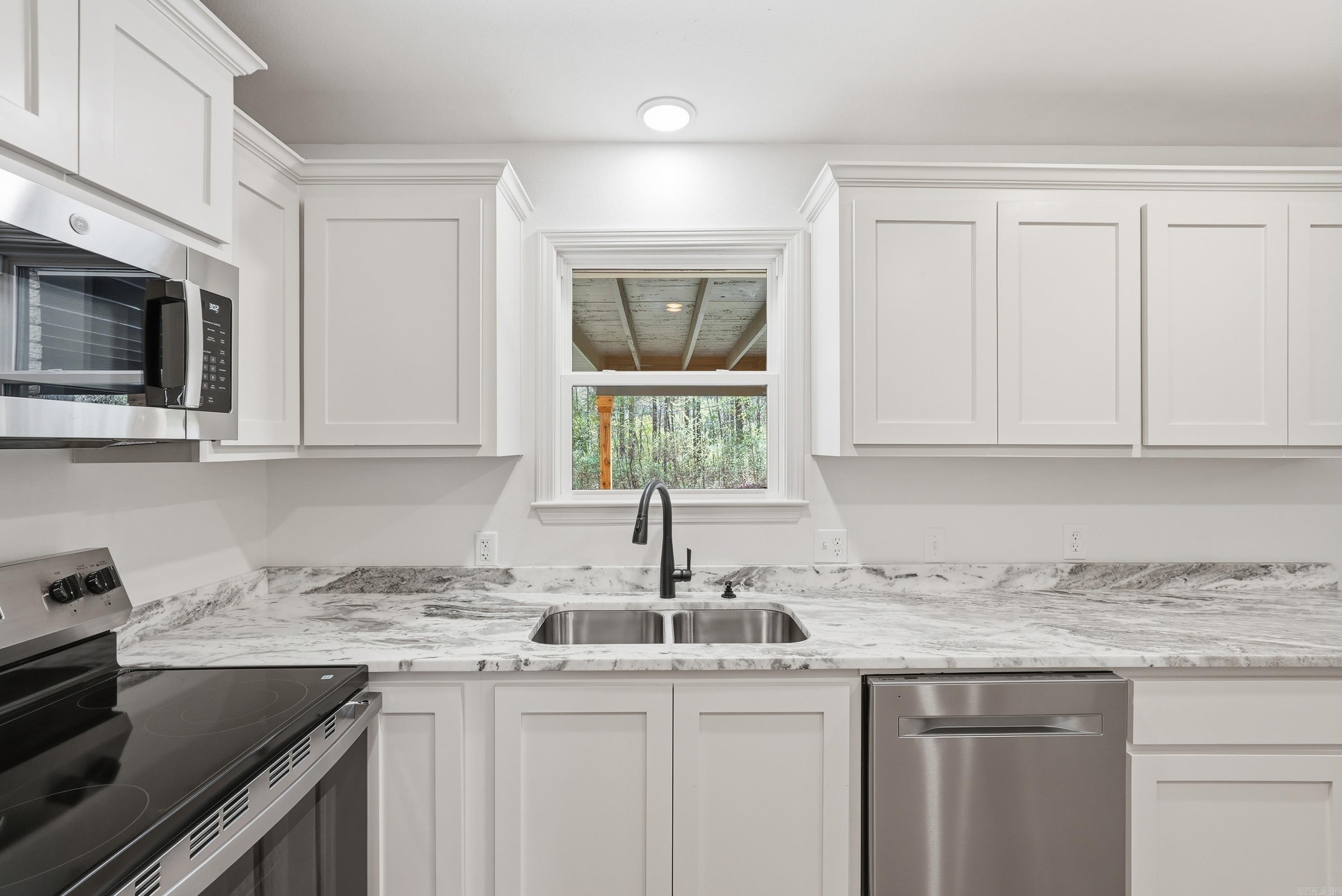 2923 Brown East End Road Property Photo 6