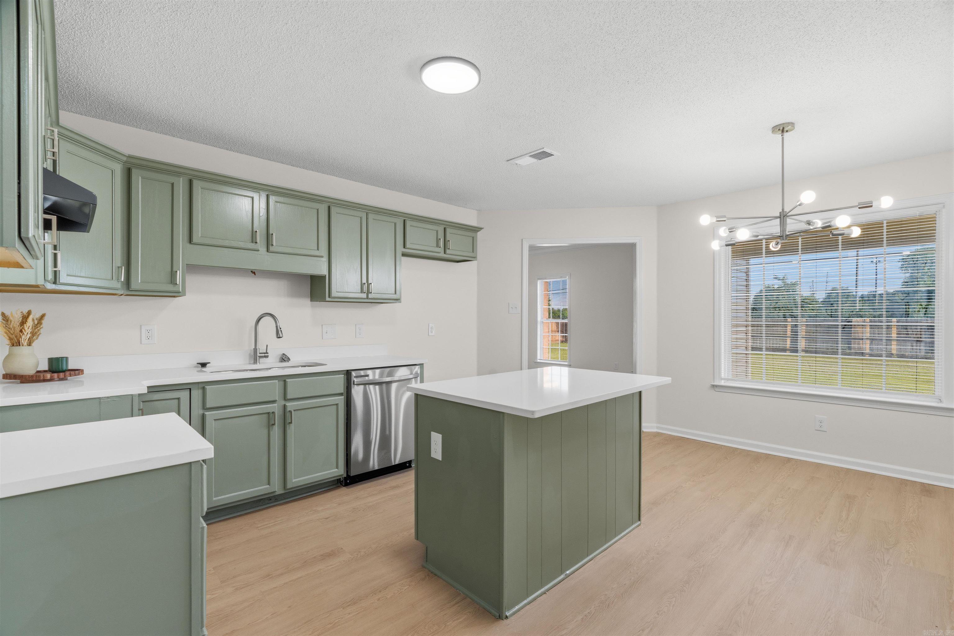 121 Primo Circle Property Photo 7